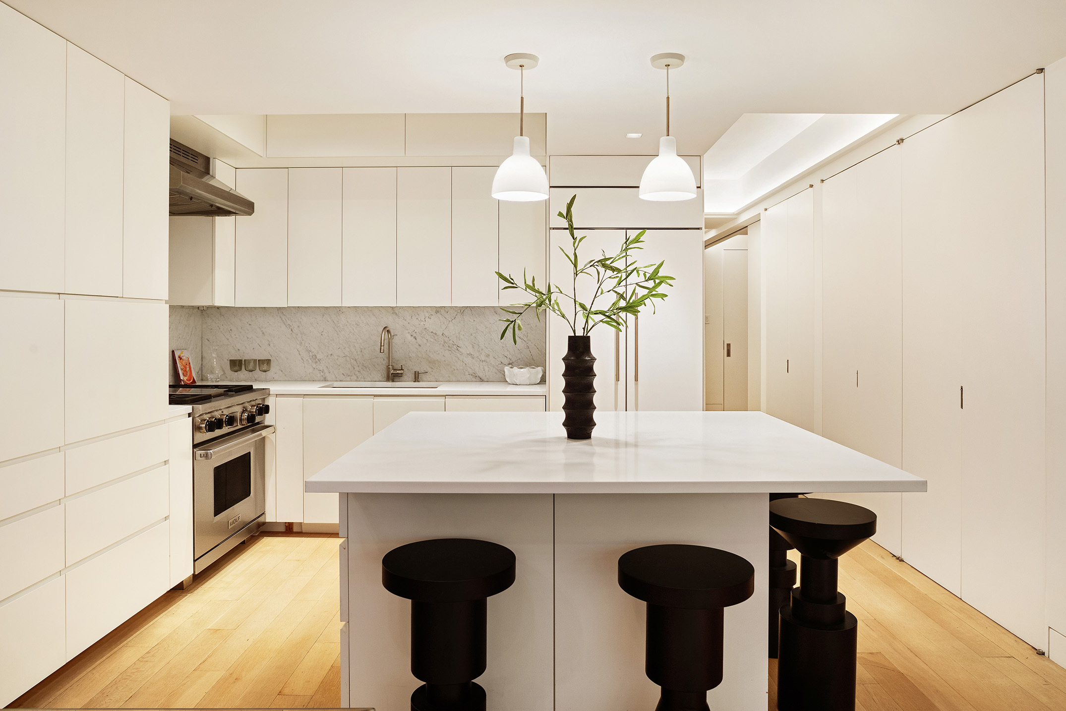 #4 photo, 15 W 17th Street, Flatiron , NY 10011