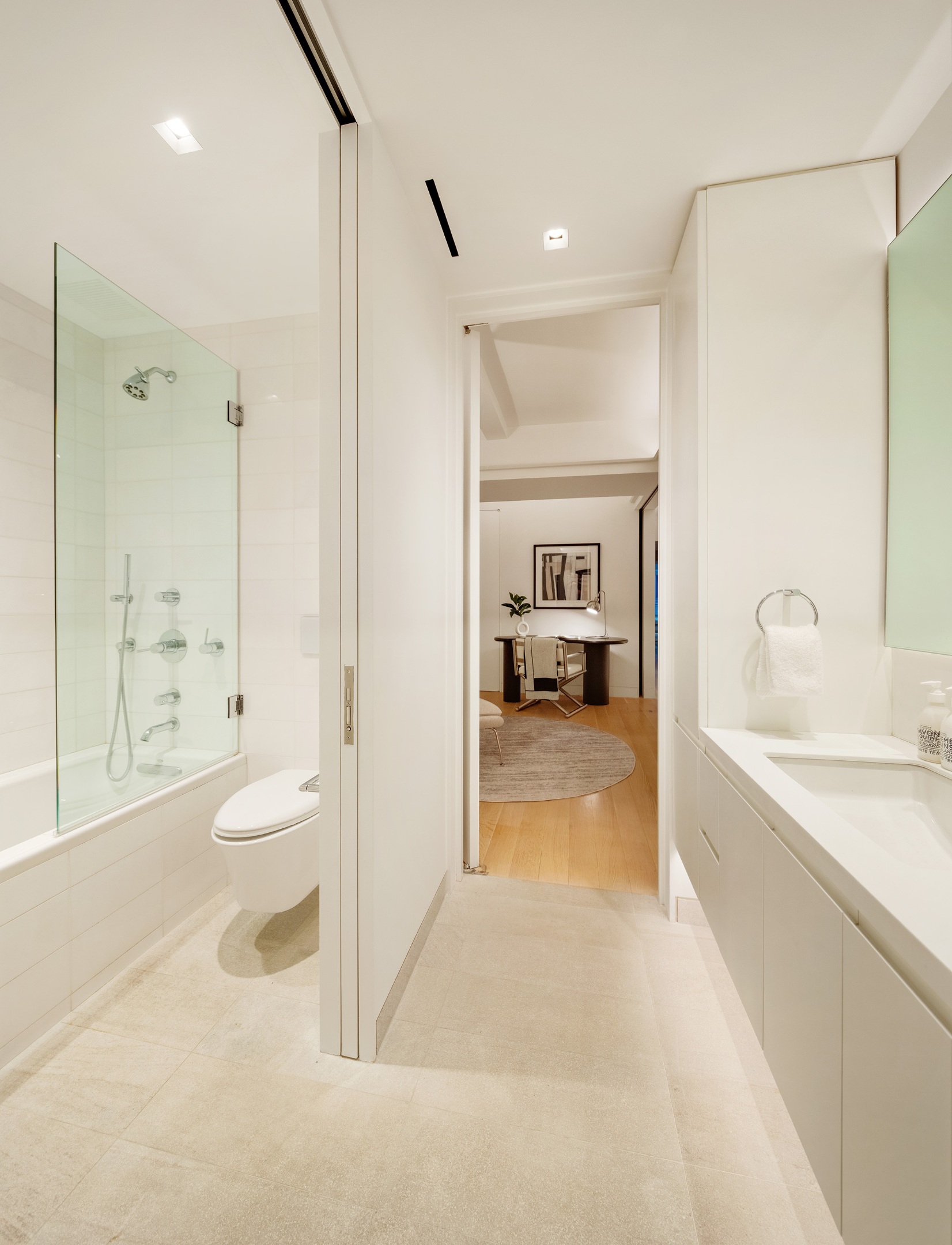 #8 photo, 15 W 17th Street, Flatiron , NY 10011