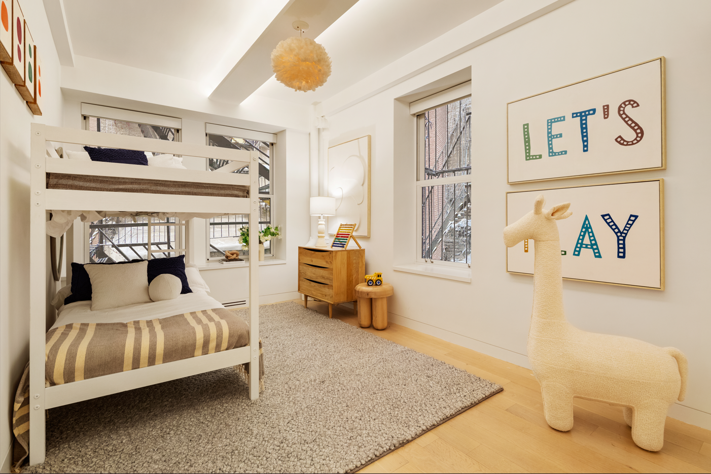 #9 photo, 15 W 17th Street, Flatiron , NY 10011