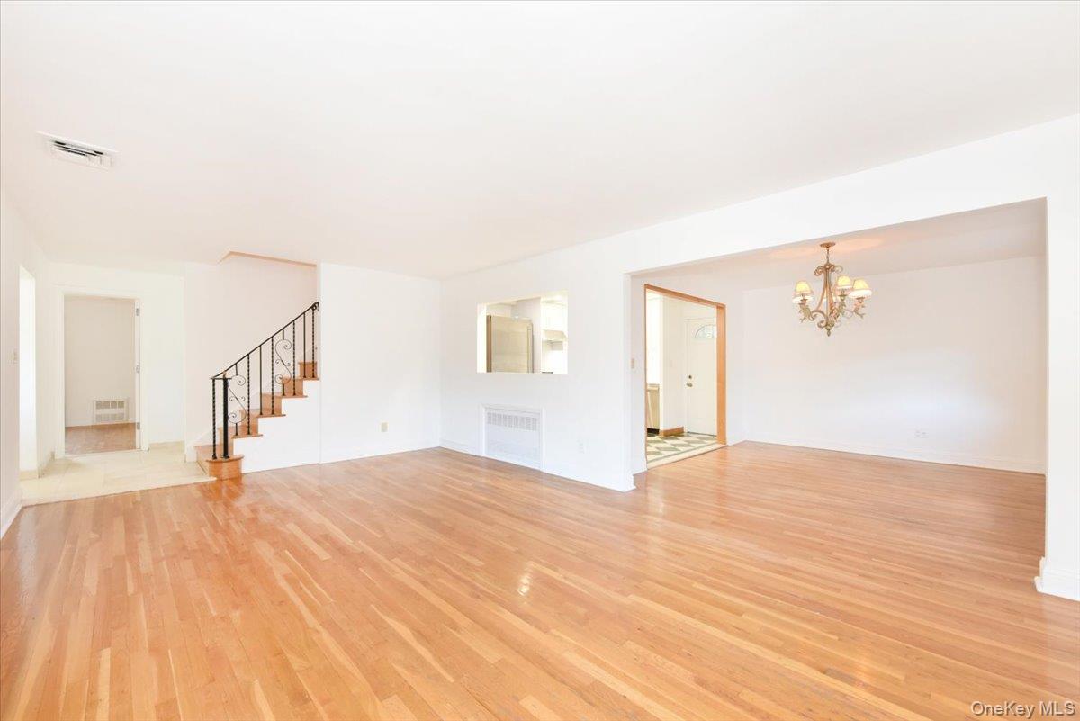 #13 photo, 8601 Marengo Street, クイーンズ区 Holliswood , NY 11423