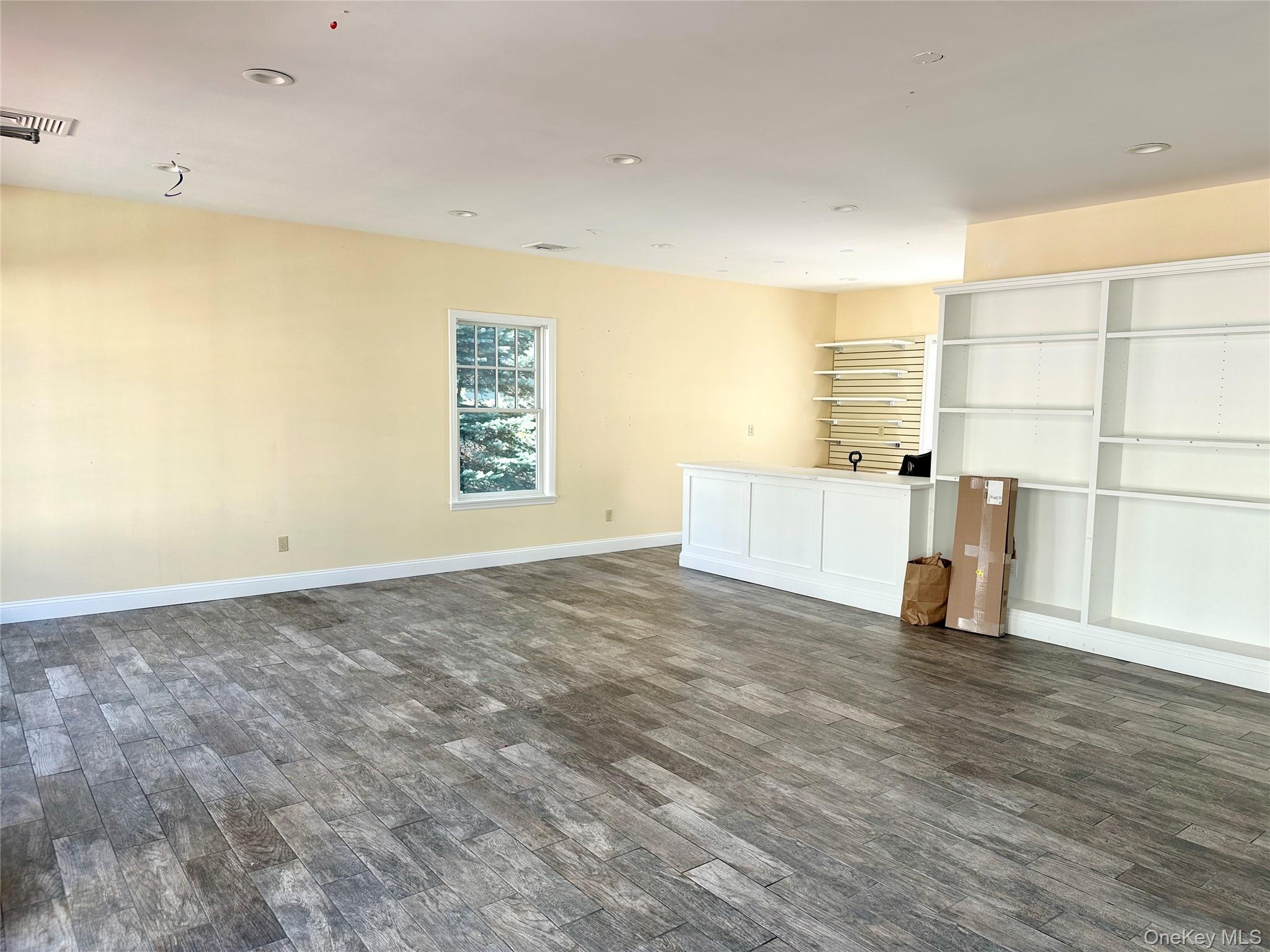 #2 photo, 5768 Route 25A, サフォーク郡 Wading River , NY 11792