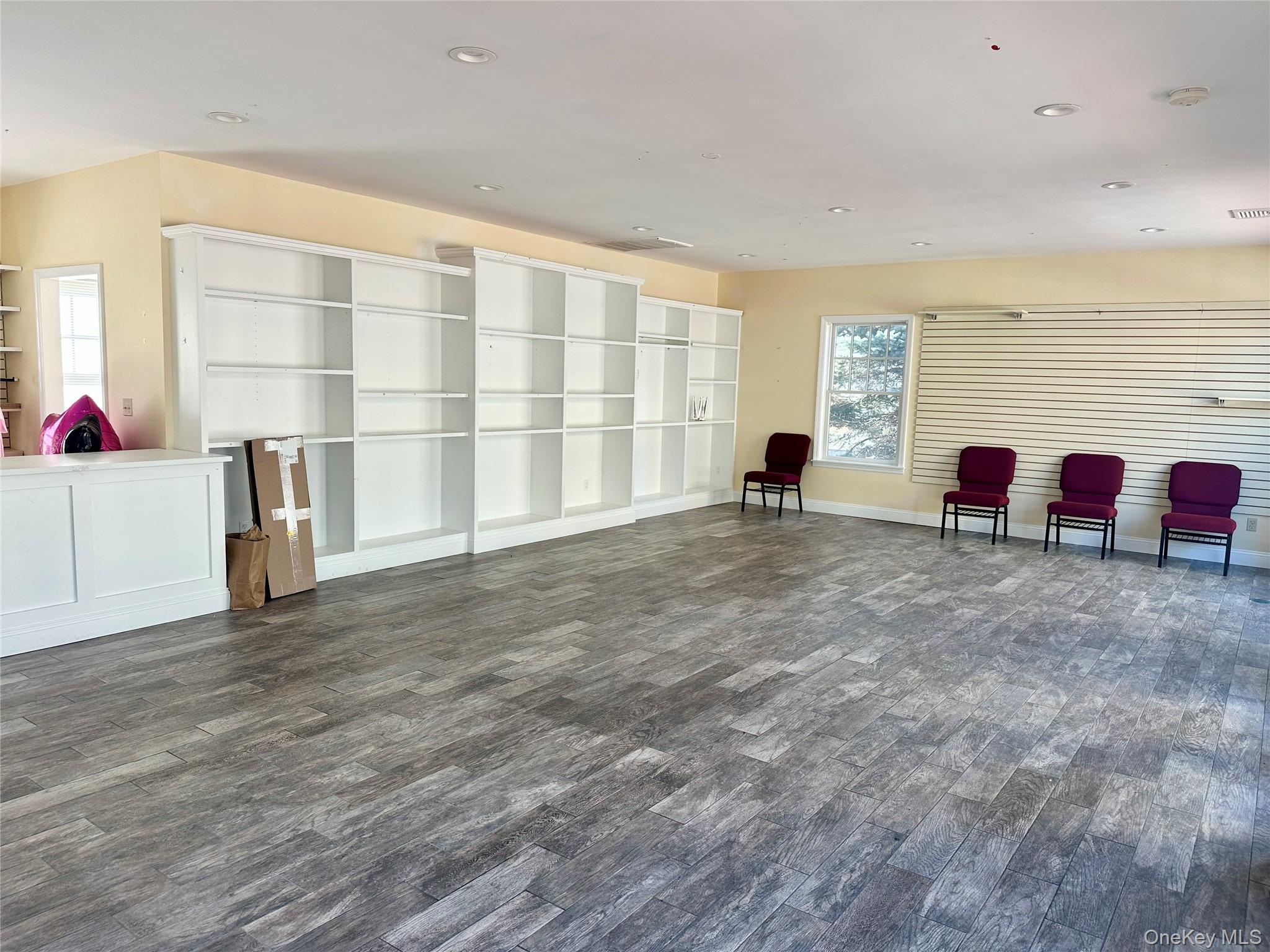 #3 photo, 5768 Route 25A, サフォーク郡 Wading River , NY 11792