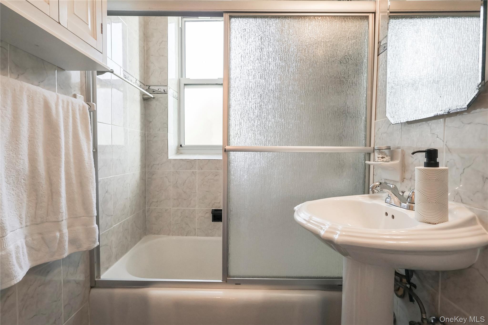 #11 photo, 88-01 35th Avenue, クイーンズ区 Jackson Heights , NY 11372