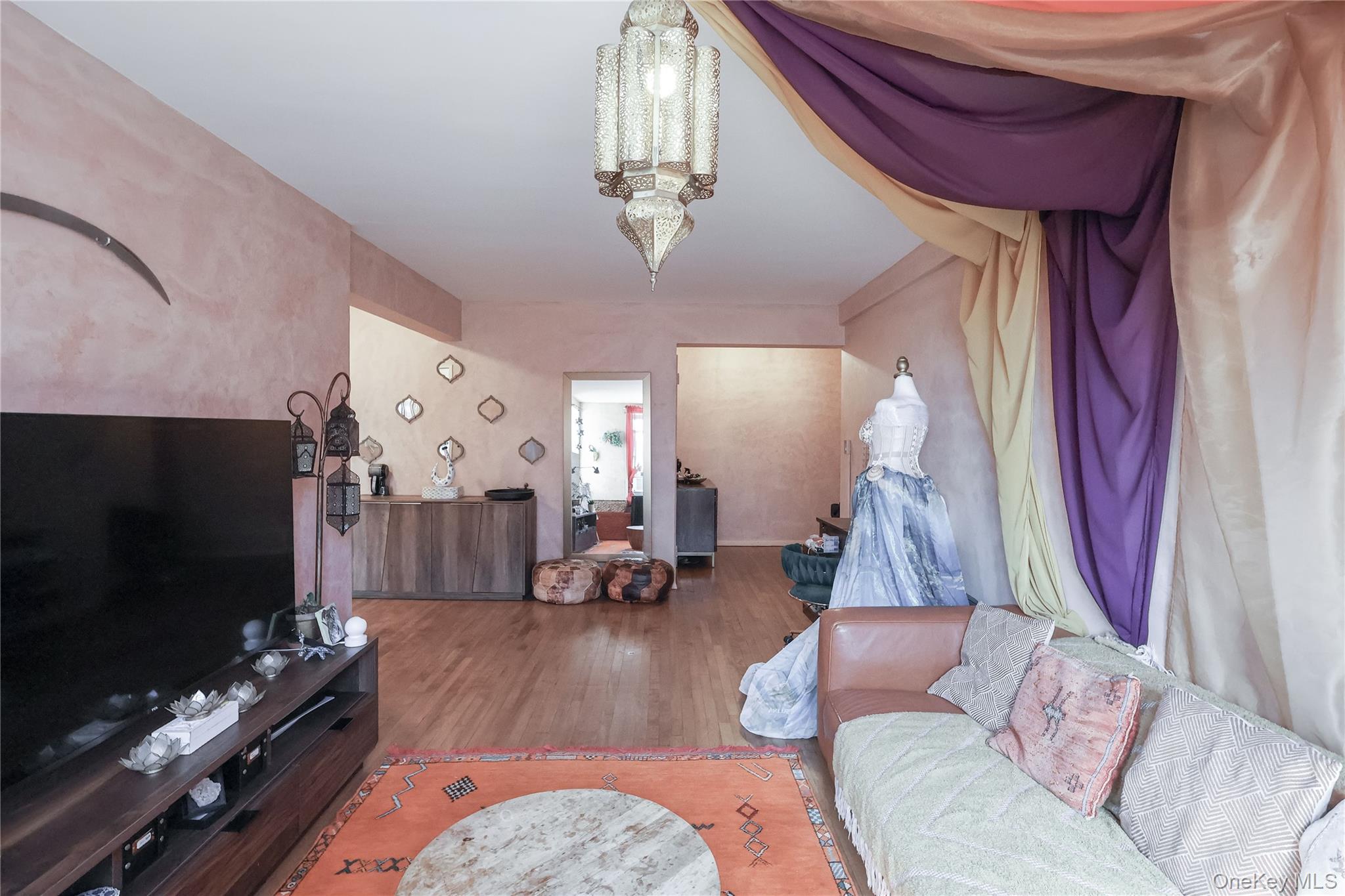 #4 photo, 88-01 35th Avenue, クイーンズ区 Jackson Heights , NY 11372