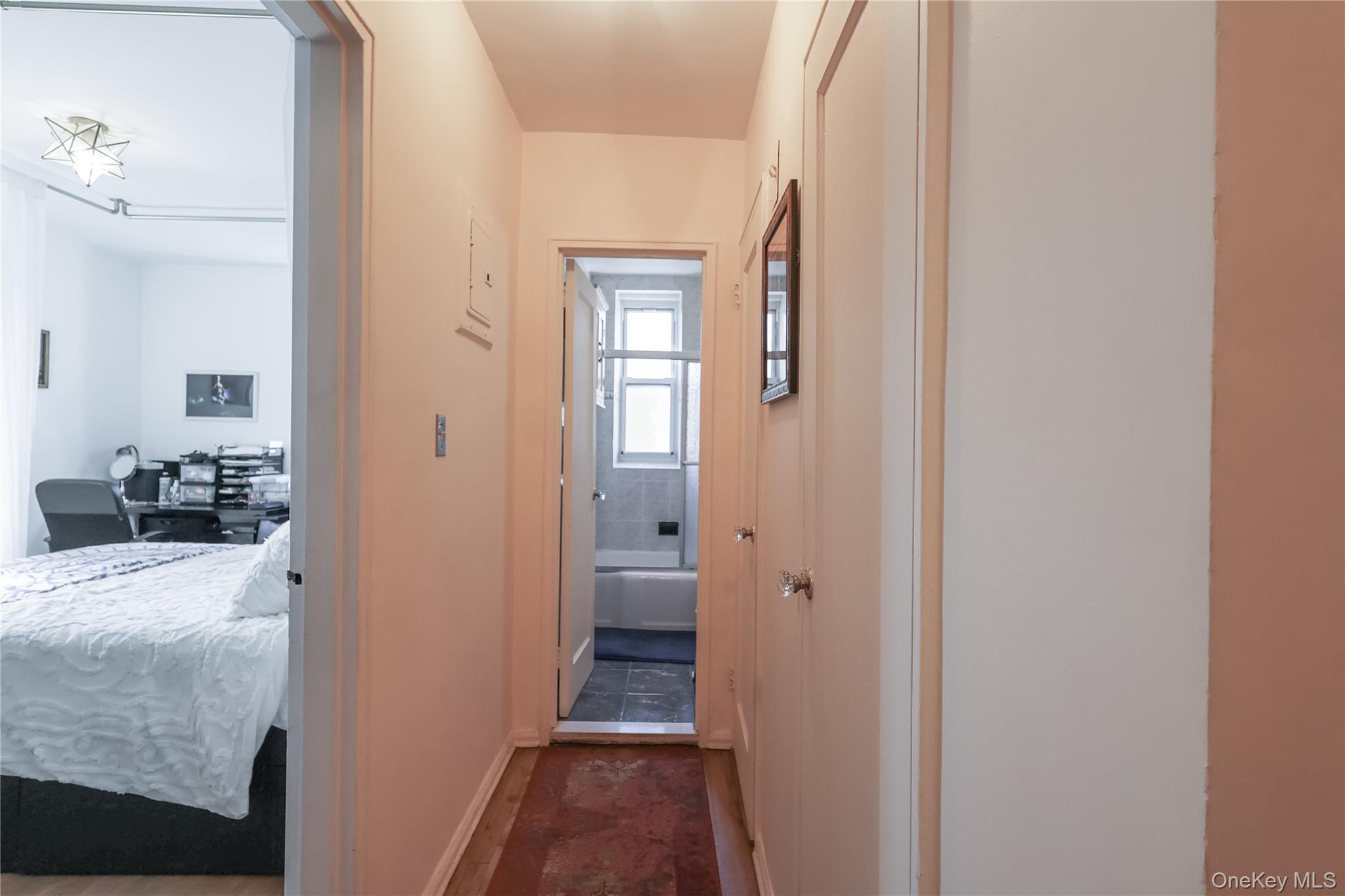 #5 photo, 88-01 35th Avenue, クイーンズ区 Jackson Heights , NY 11372