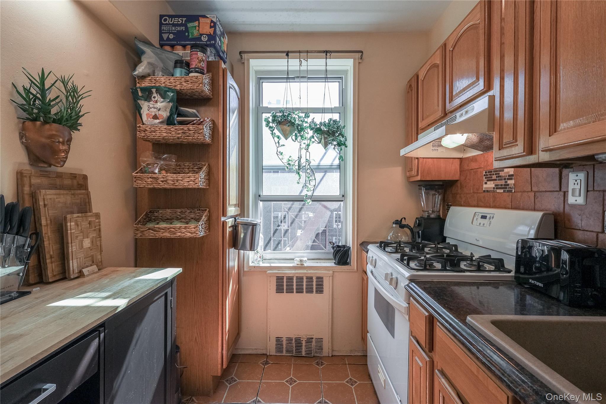 #9 photo, 88-01 35th Avenue, クイーンズ区 Jackson Heights , NY 11372