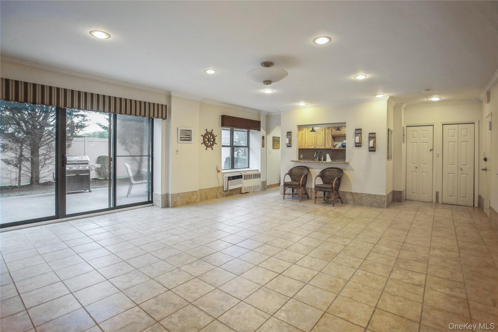 #17 photo, 333 E Broadway, Long Beach , NY 11561
