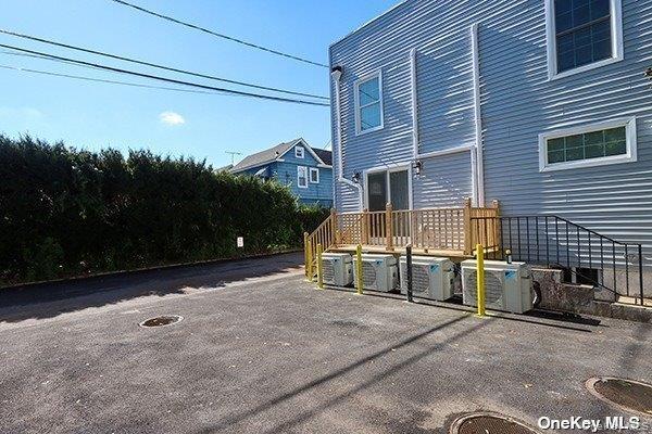 #17 photo, 156 Jefferson Avenue, Roslyn Heights , NY 11577