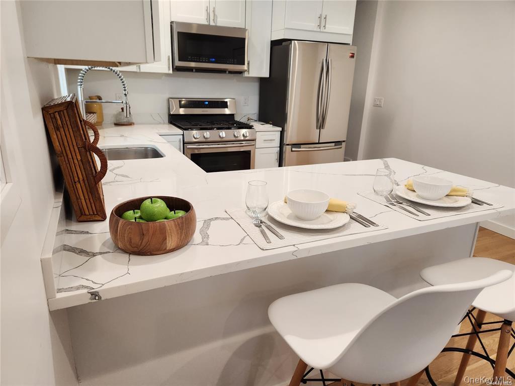 #4 photo, 156 Jefferson Avenue, Roslyn Heights , NY 11577