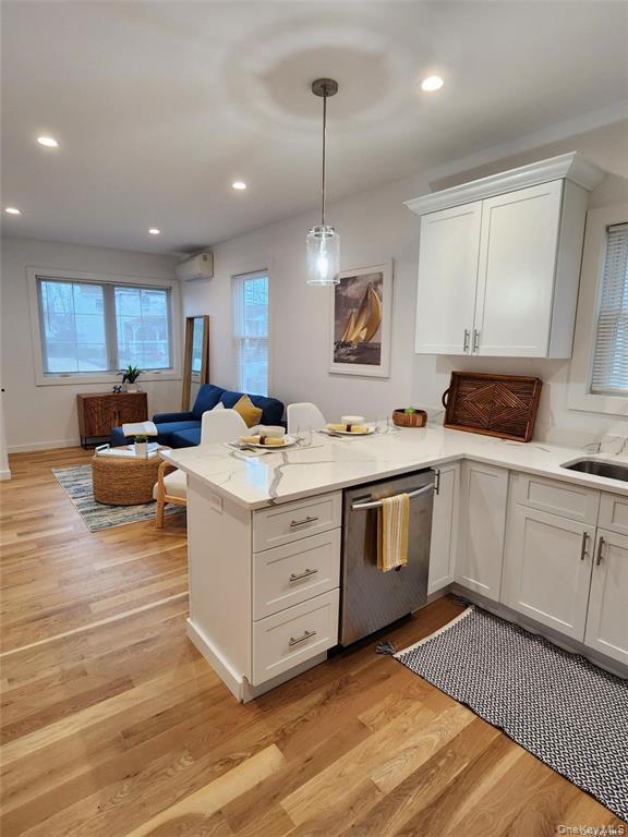 #5 photo, 156 Jefferson Avenue, Roslyn Heights , NY 11577