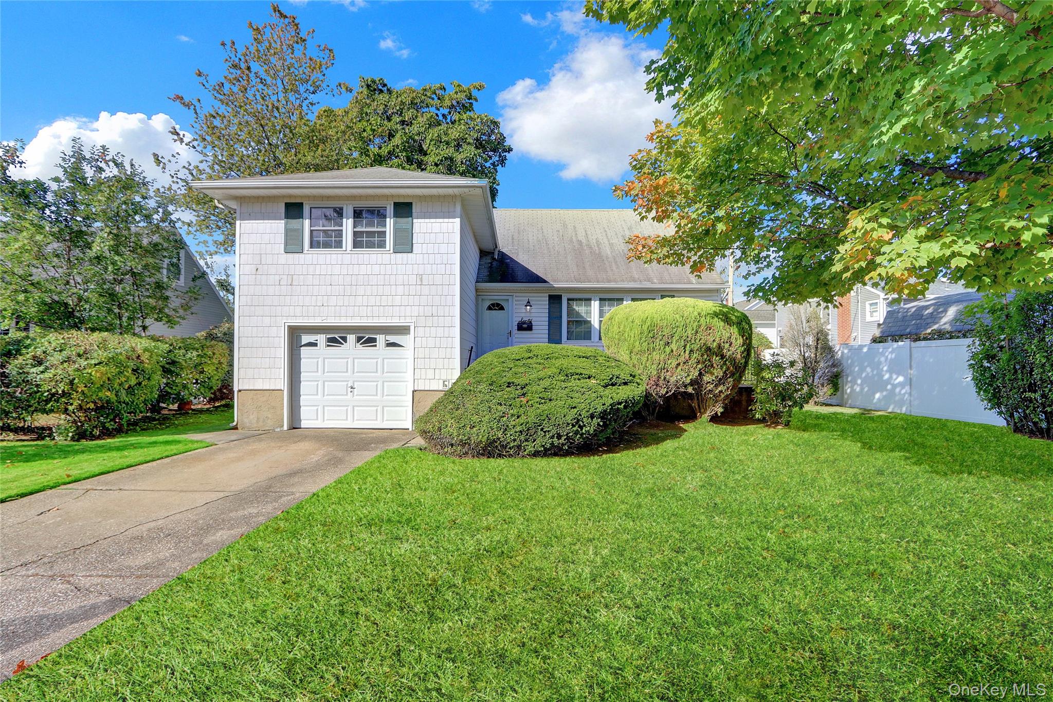 #1 photo, 60 Elizabeth Drive, Bethpage , NY 11714