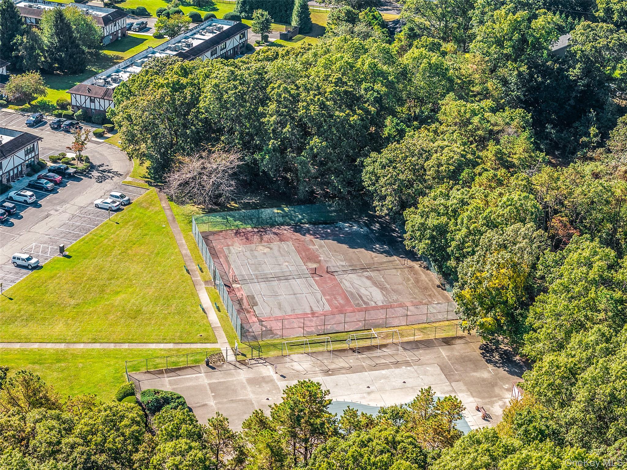 #13 photo, 136 Bailey Court, サフォーク郡 Middle Island , NY 11953