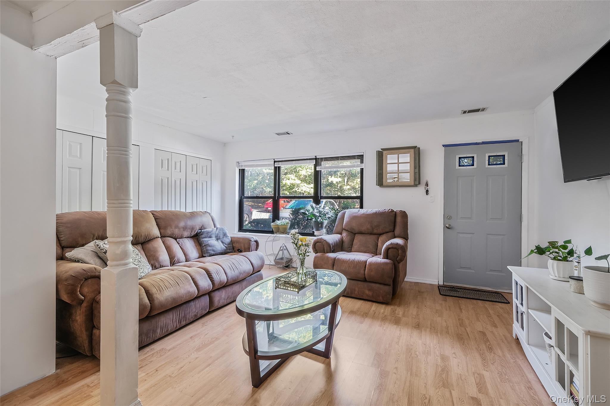 #4 photo, 136 Bailey Court, サフォーク郡 Middle Island , NY 11953