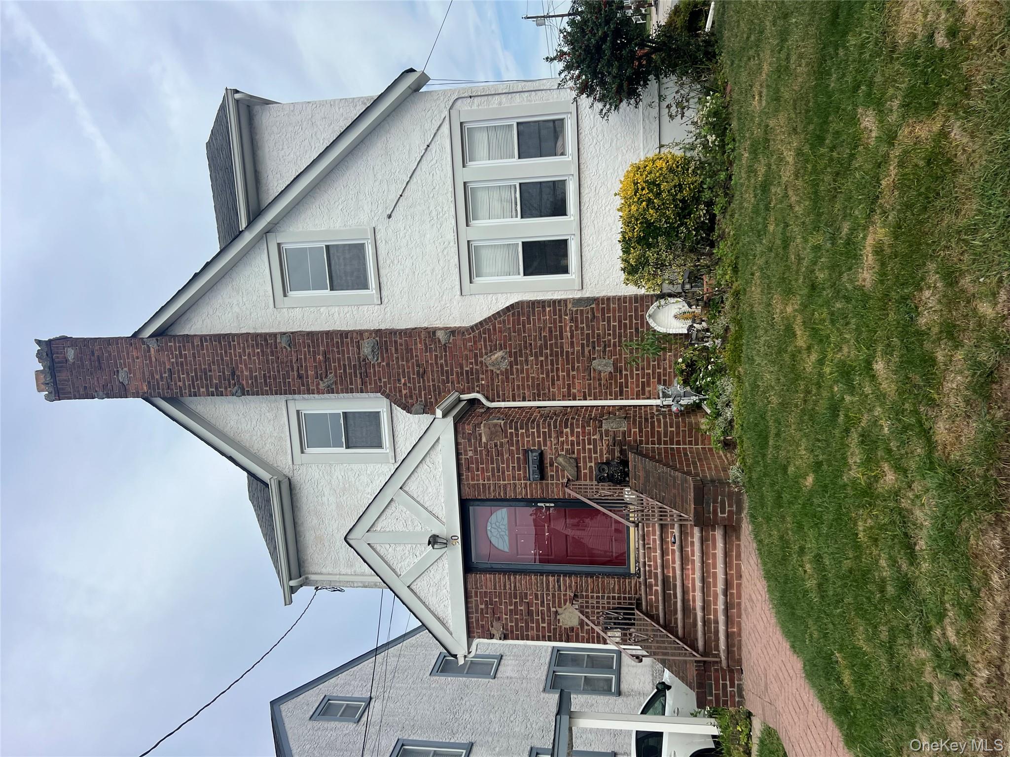 #4 photo, 90 Pearsall Avenue, Lynbrook , NY 11563