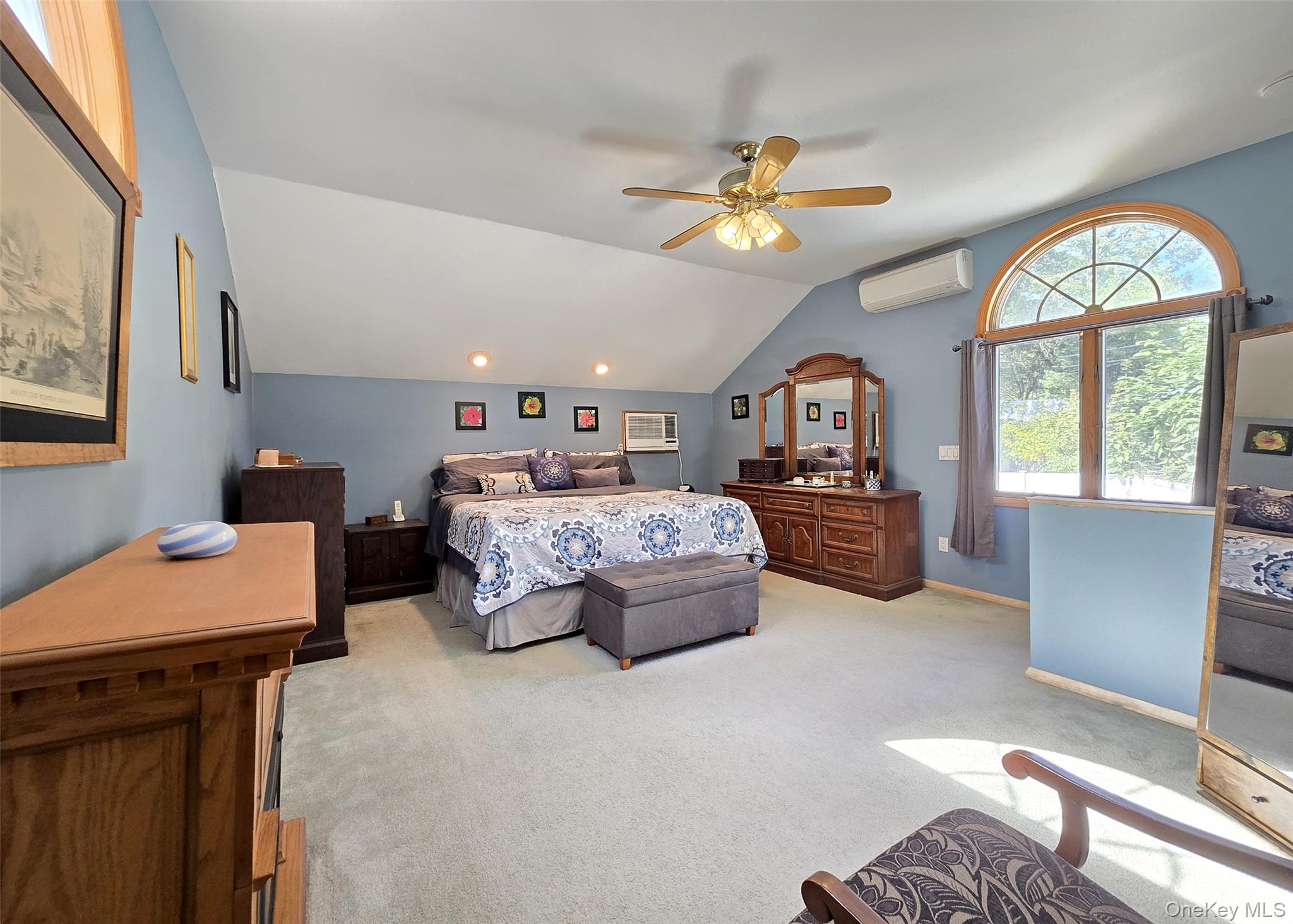 #12 photo, 3 Broadway, Ronkonkoma , NY 11779