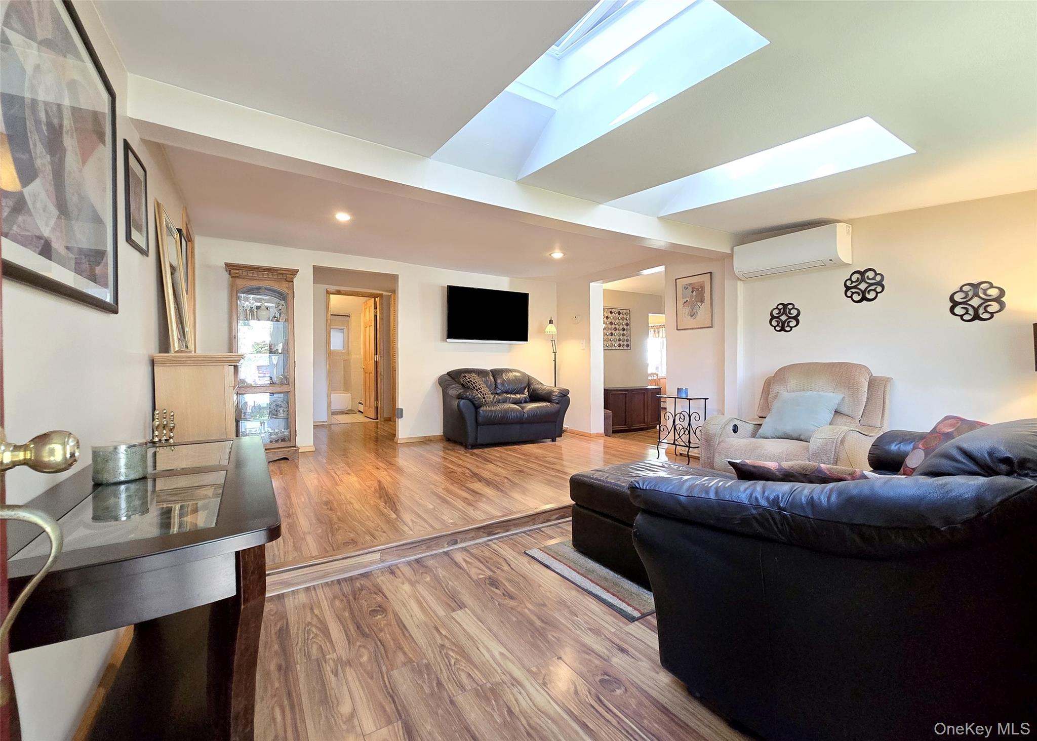 #4 photo, 3 Broadway, Ronkonkoma , NY 11779