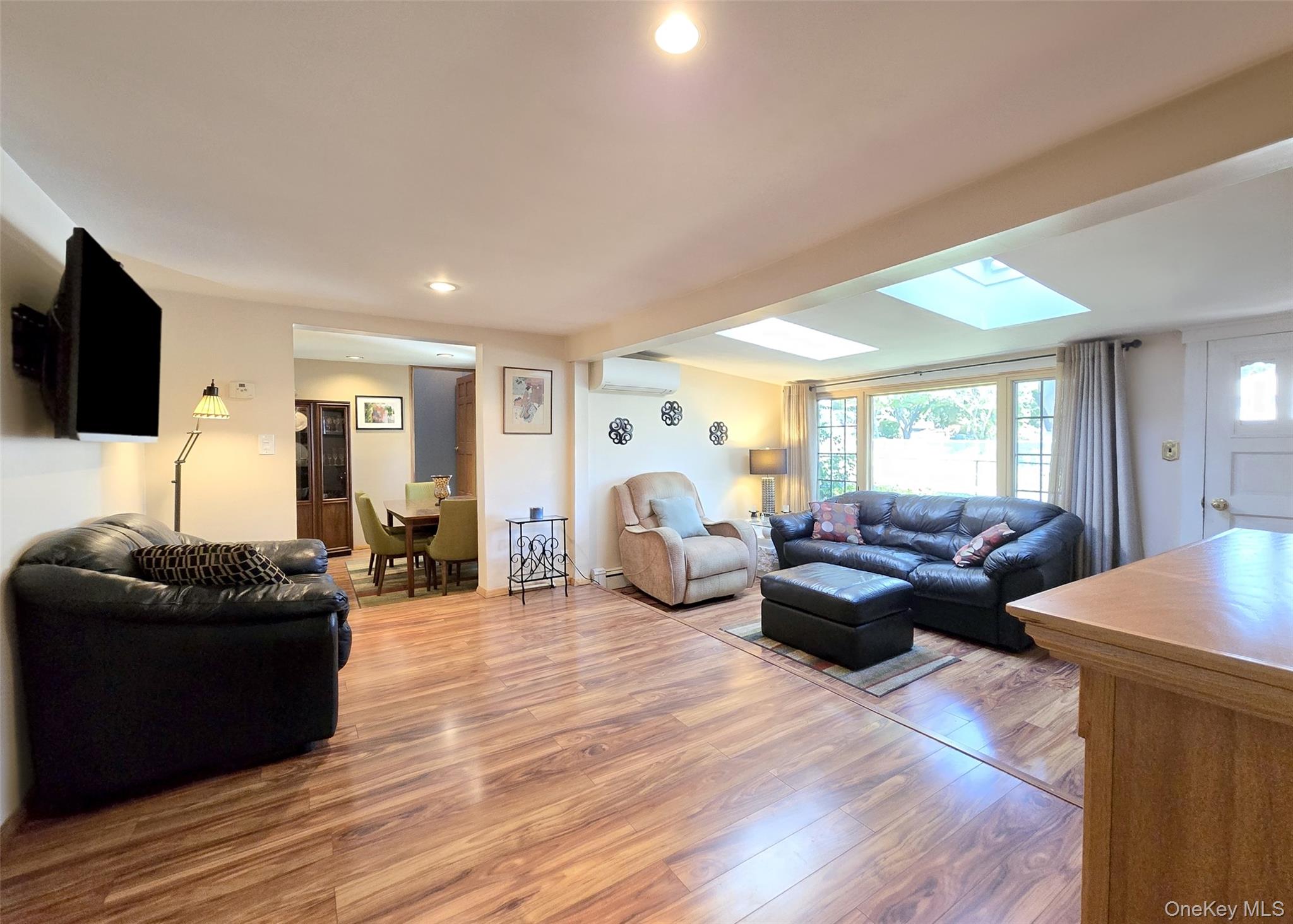 #5 photo, 3 Broadway, Ronkonkoma , NY 11779