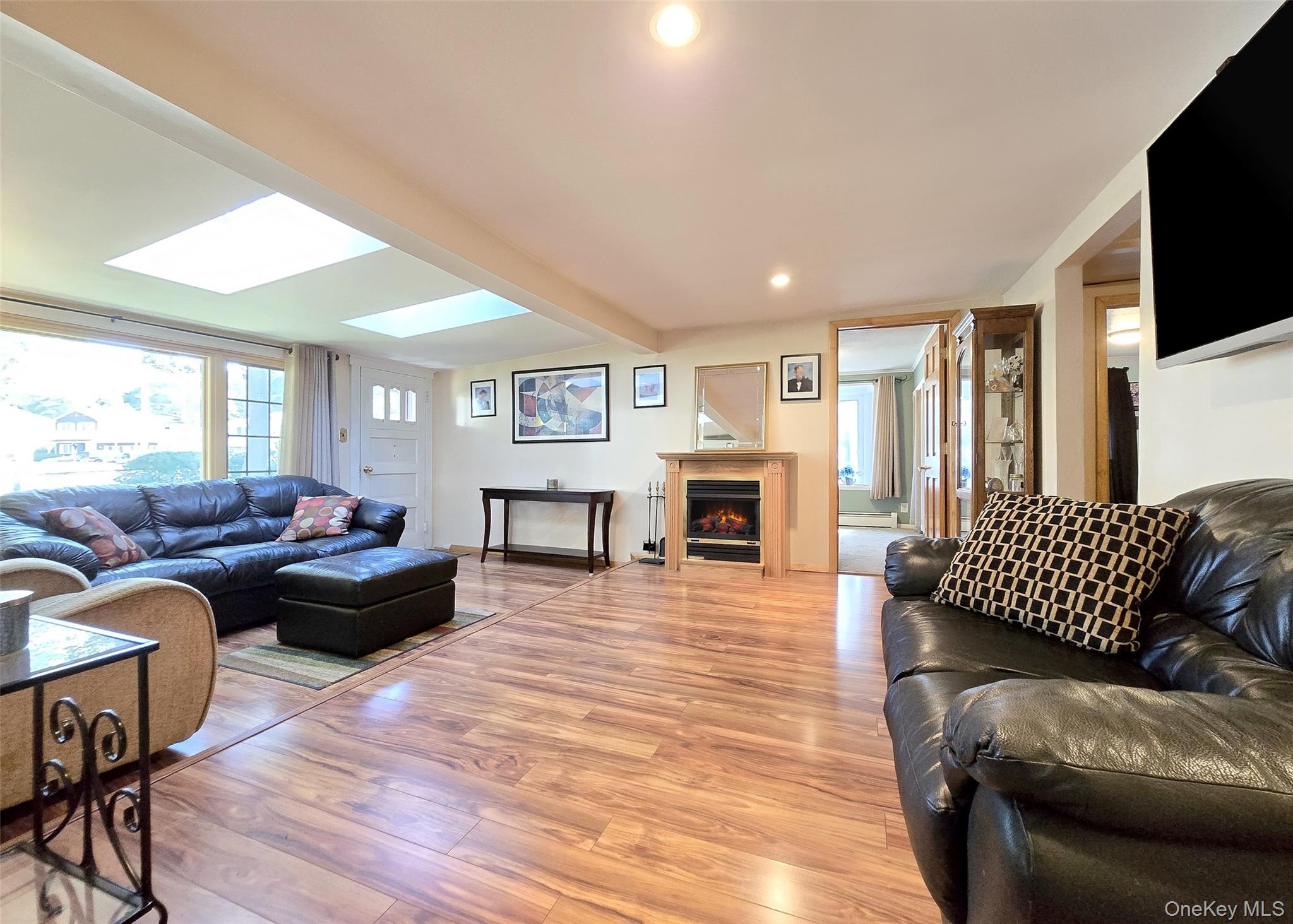 #6 photo, 3 Broadway, Ronkonkoma , NY 11779