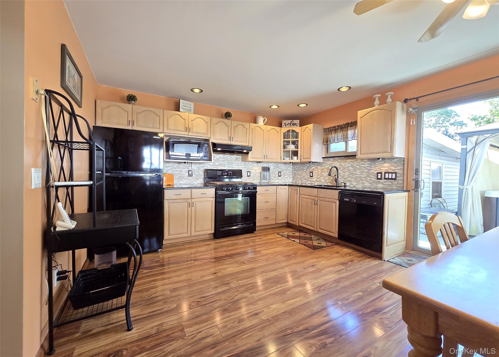 #9 photo, 3 Broadway, Ronkonkoma , NY 11779