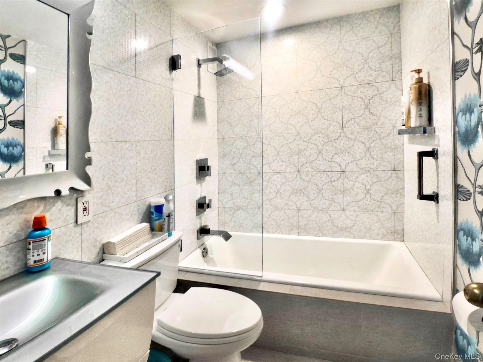 #12 photo, 166 E 63 Street, New York (Manhattan) , NY 10065