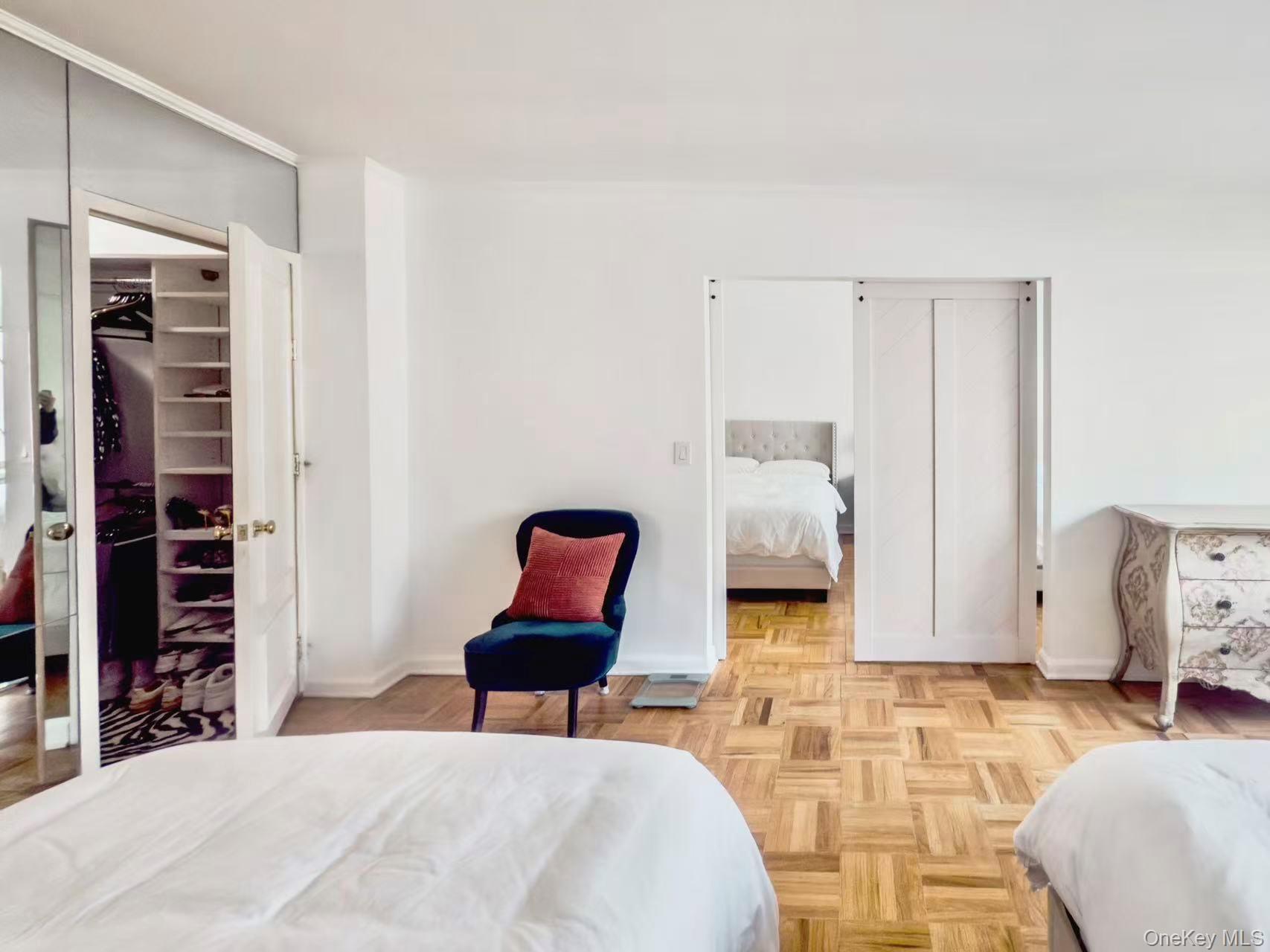 #15 photo, 166 E 63 Street, New York (Manhattan) , NY 10065