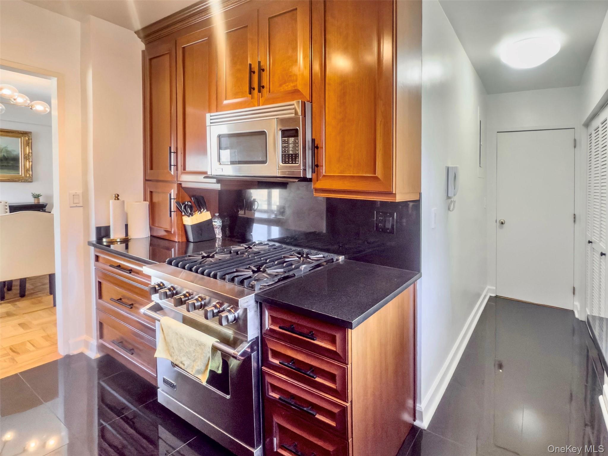 #6 photo, 166 E 63 Street, New York (Manhattan) , NY 10065