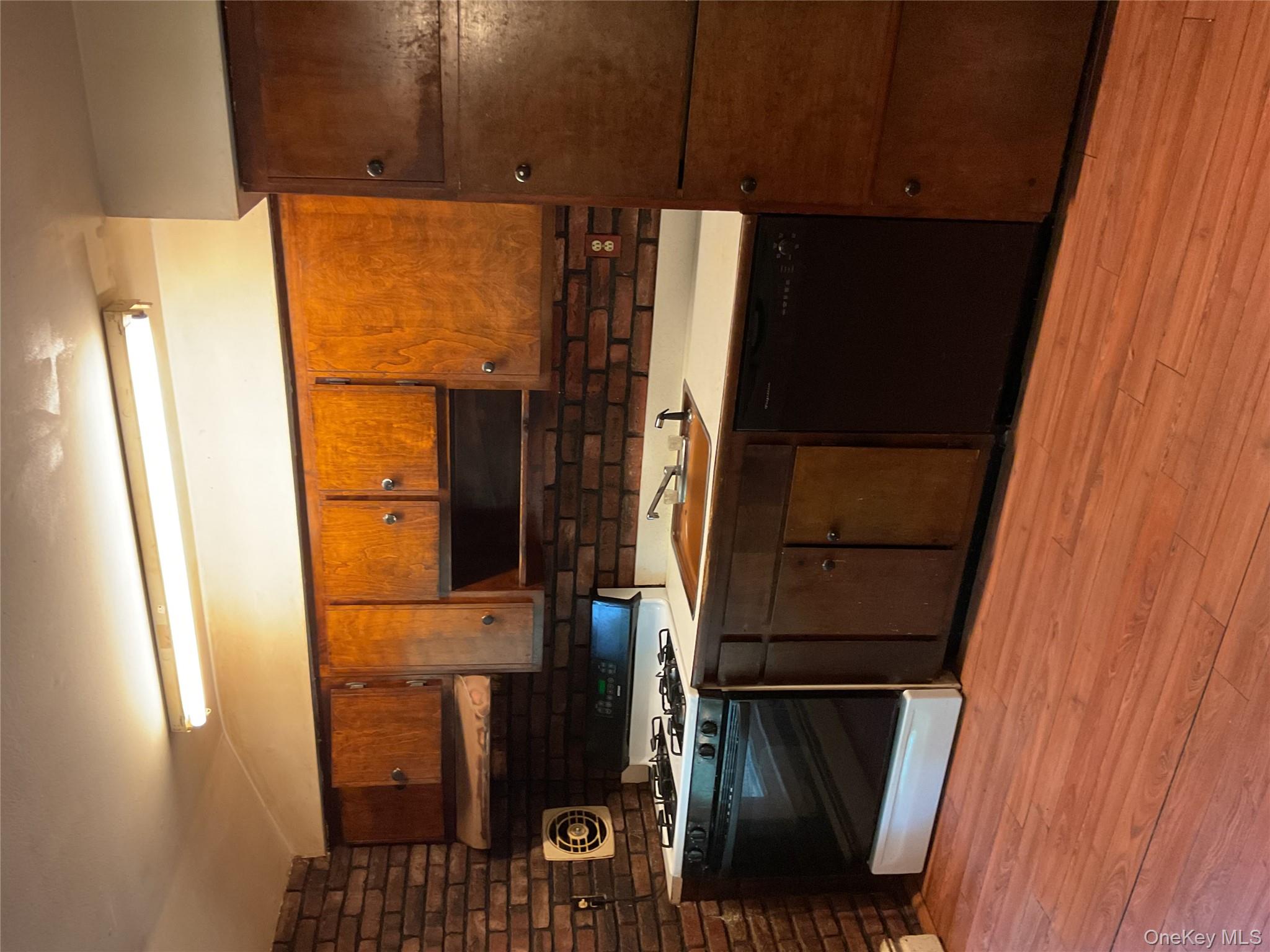 #4 photo, 13 Thomsen Drive, Airmont , NY 10952