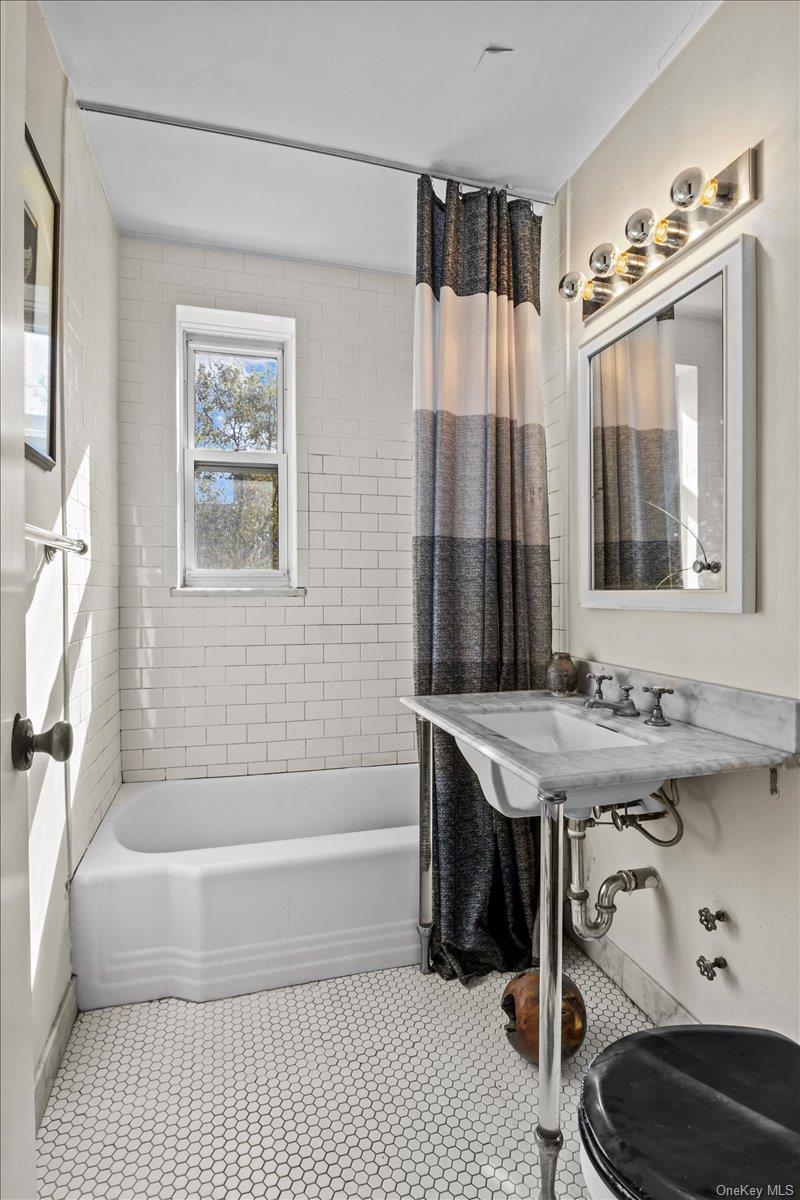 #13 photo, 2465 Palisade Avenue, Bronx , NY 10463