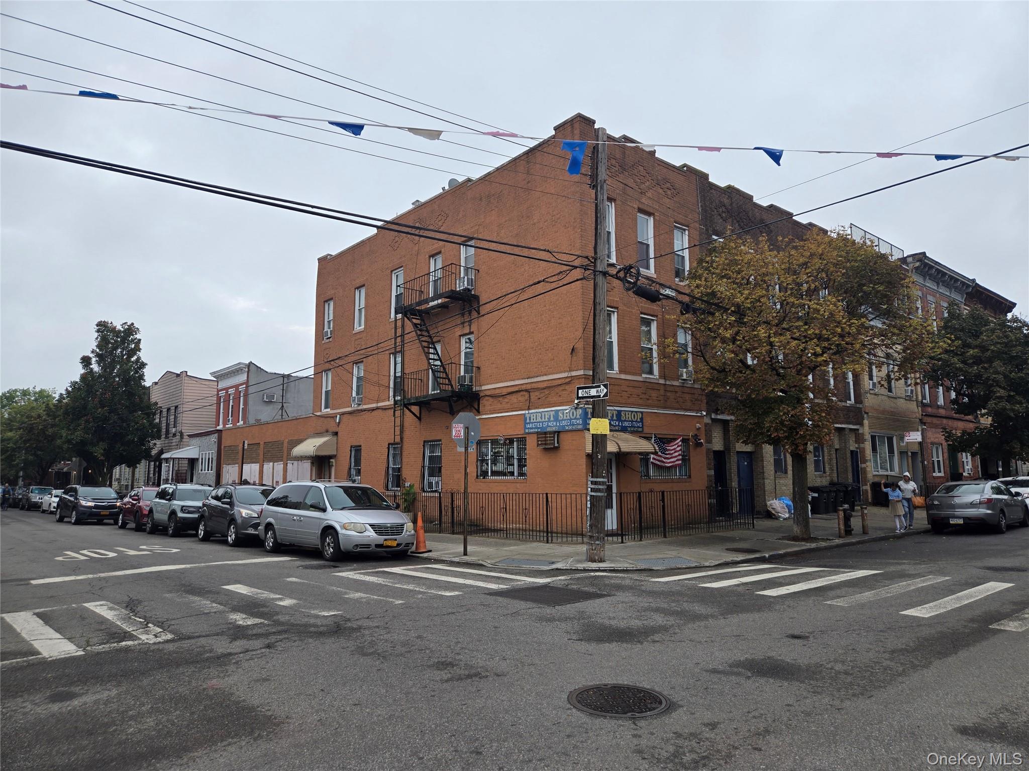 #1 photo, 568 Grandview Avenue, クイーンズ区 Ridgewood , NY 11385