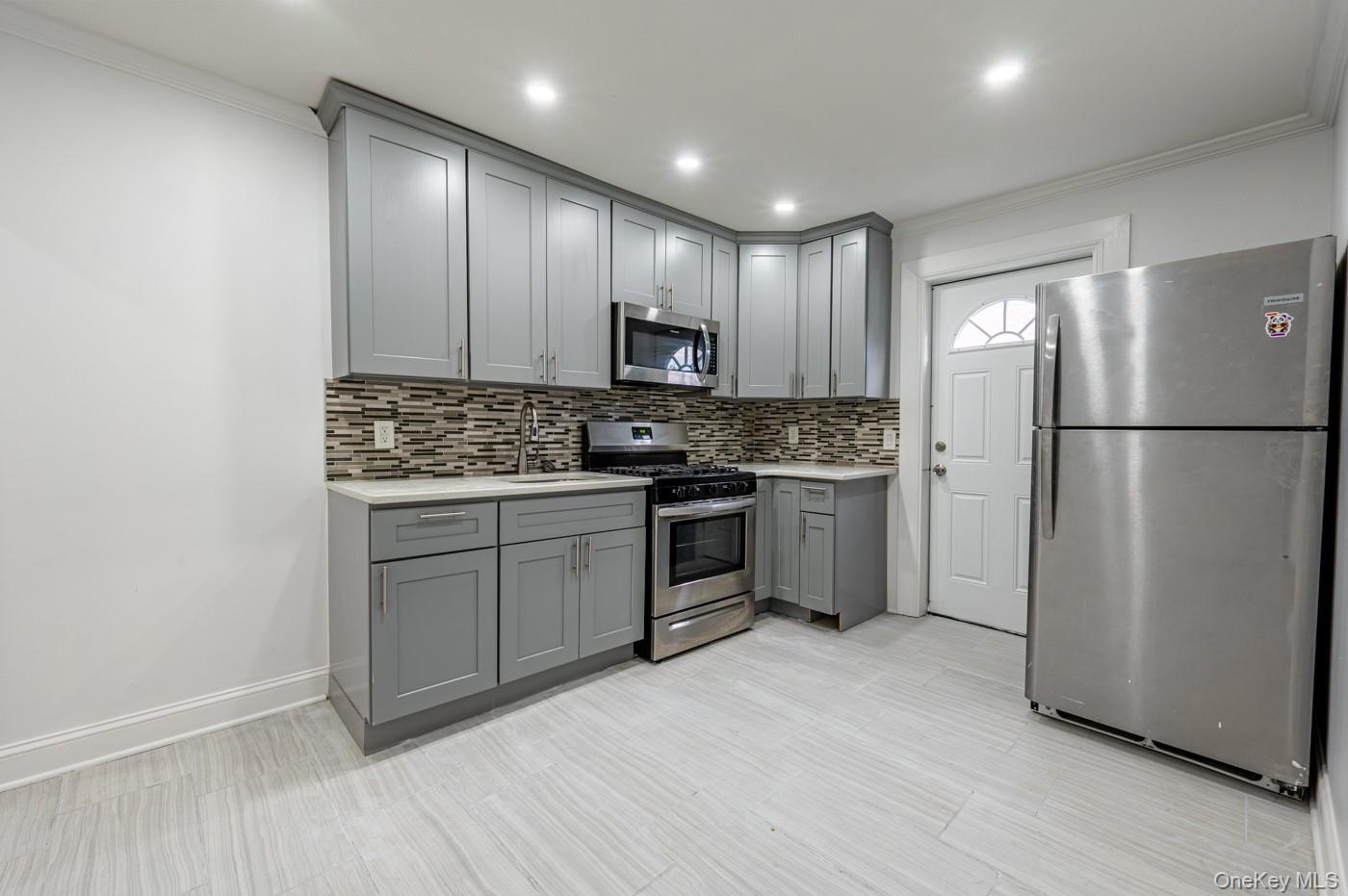 #10 photo, 2354 Waterbury Avenue, Bronx , NY 10462