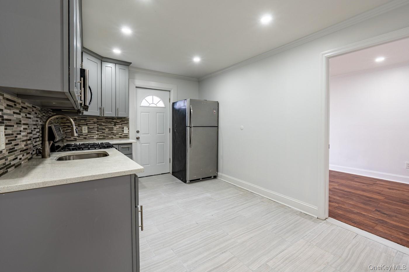 #11 photo, 2354 Waterbury Avenue, Bronx , NY 10462