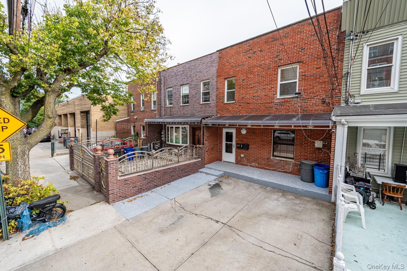 #2 photo, 2354 Waterbury Avenue, Bronx , NY 10462