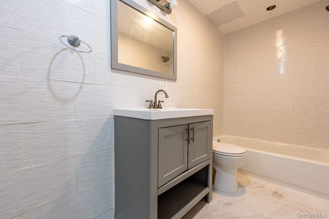 #9 photo, 2354 Waterbury Avenue, Bronx , NY 10462