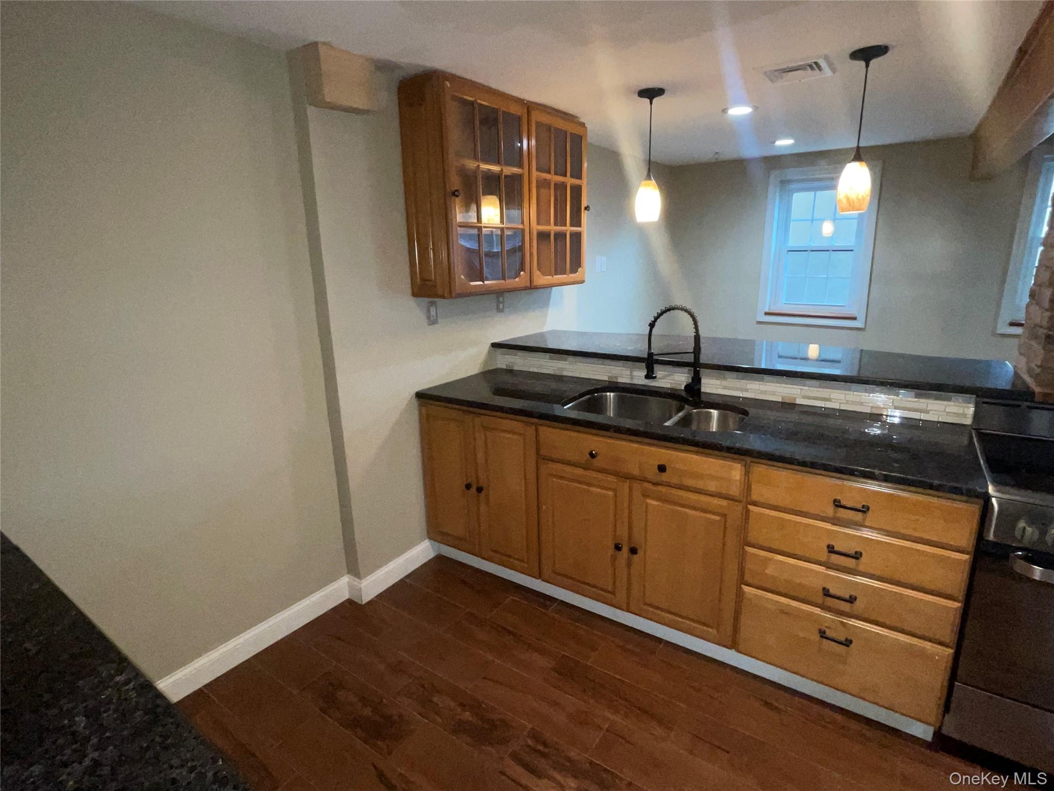 #7 photo, 332 Locust Street, Mount Vernon , NY 10550