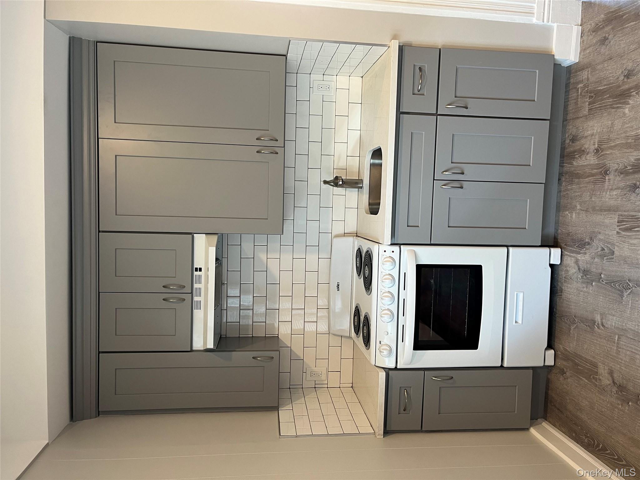 #6 photo, 23 Collegeview Avenue, Poughkeepsie , NY 12603