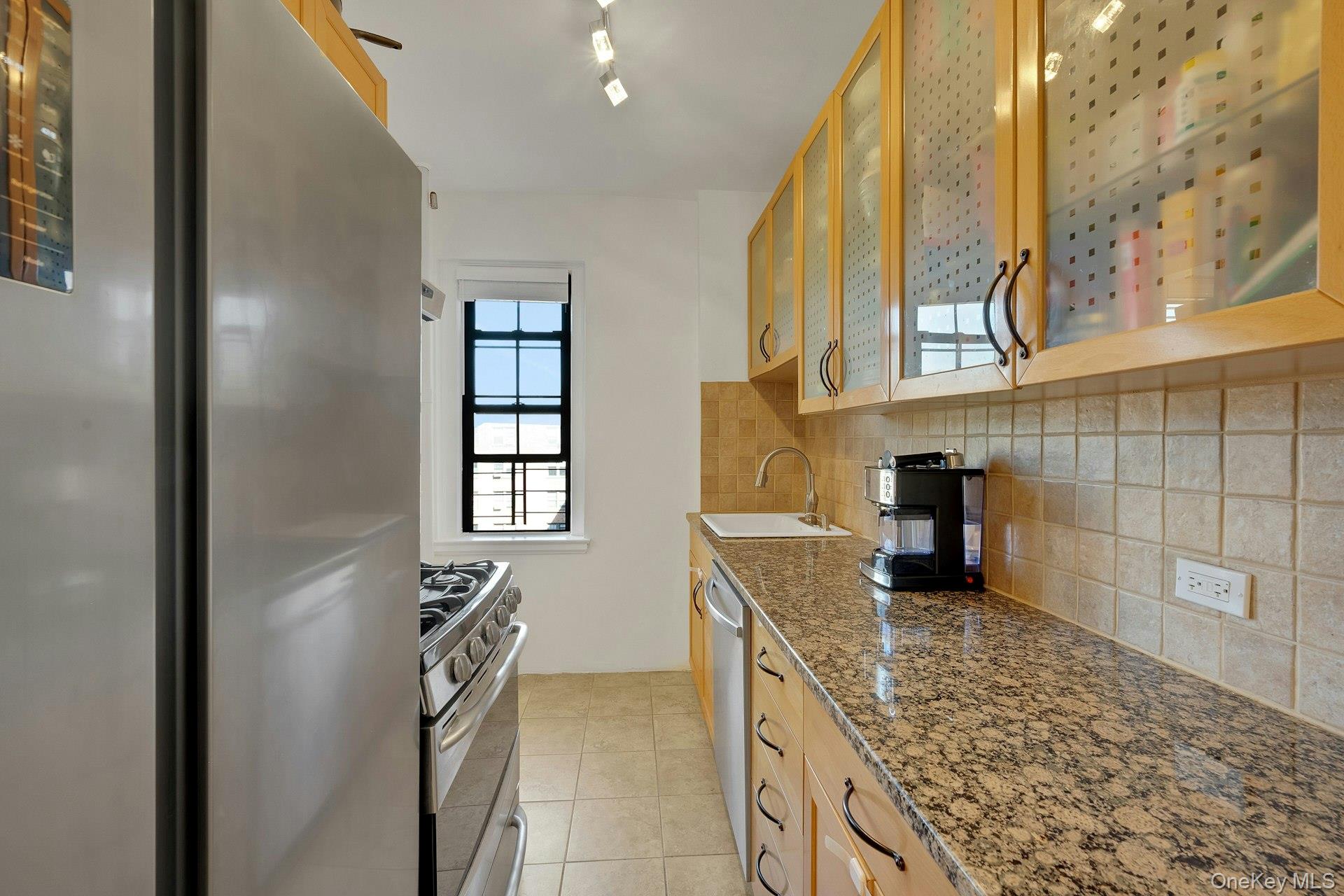 #12 photo, 180 Garth Road, Scarsdale , NY 10583