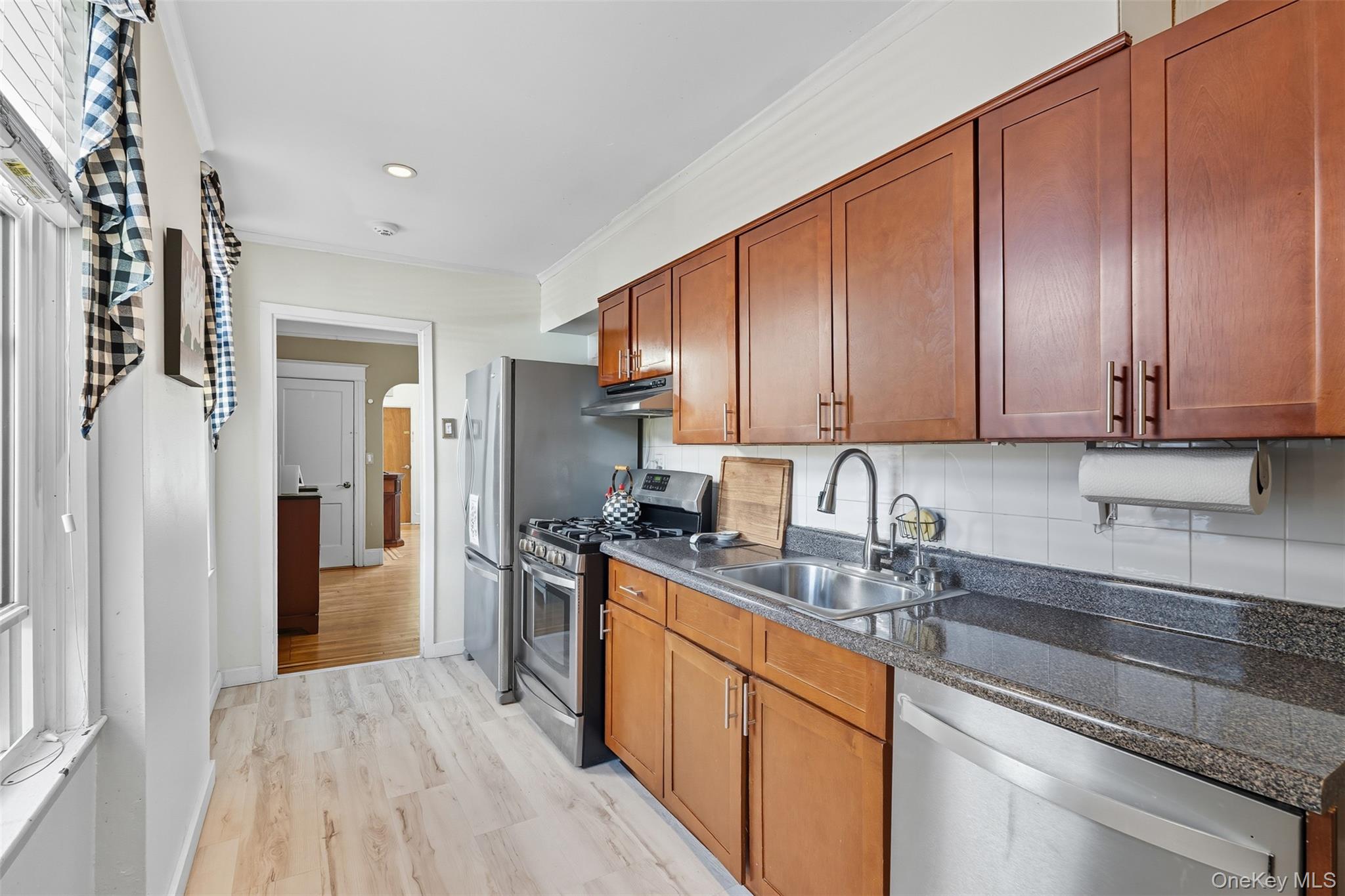 #8 photo, 1395 Kearney Avenue, Bronx , NY 10465