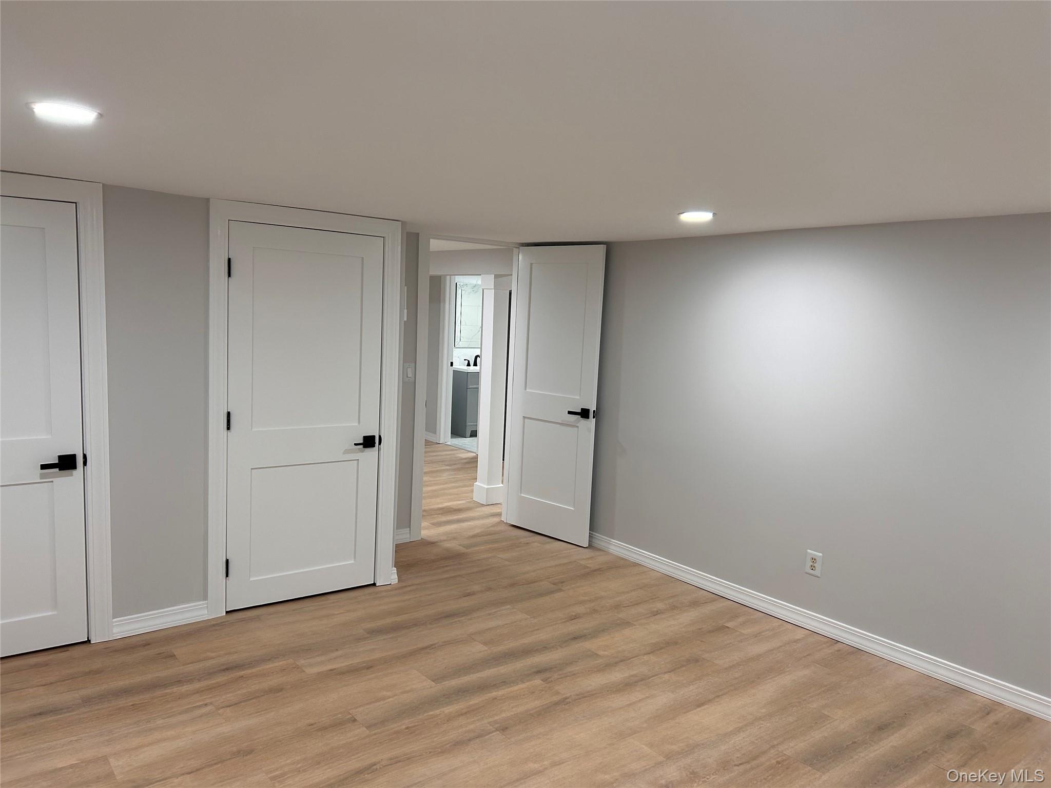 #3 photo, 660 Great Neck Road, Copiague , NY 11726