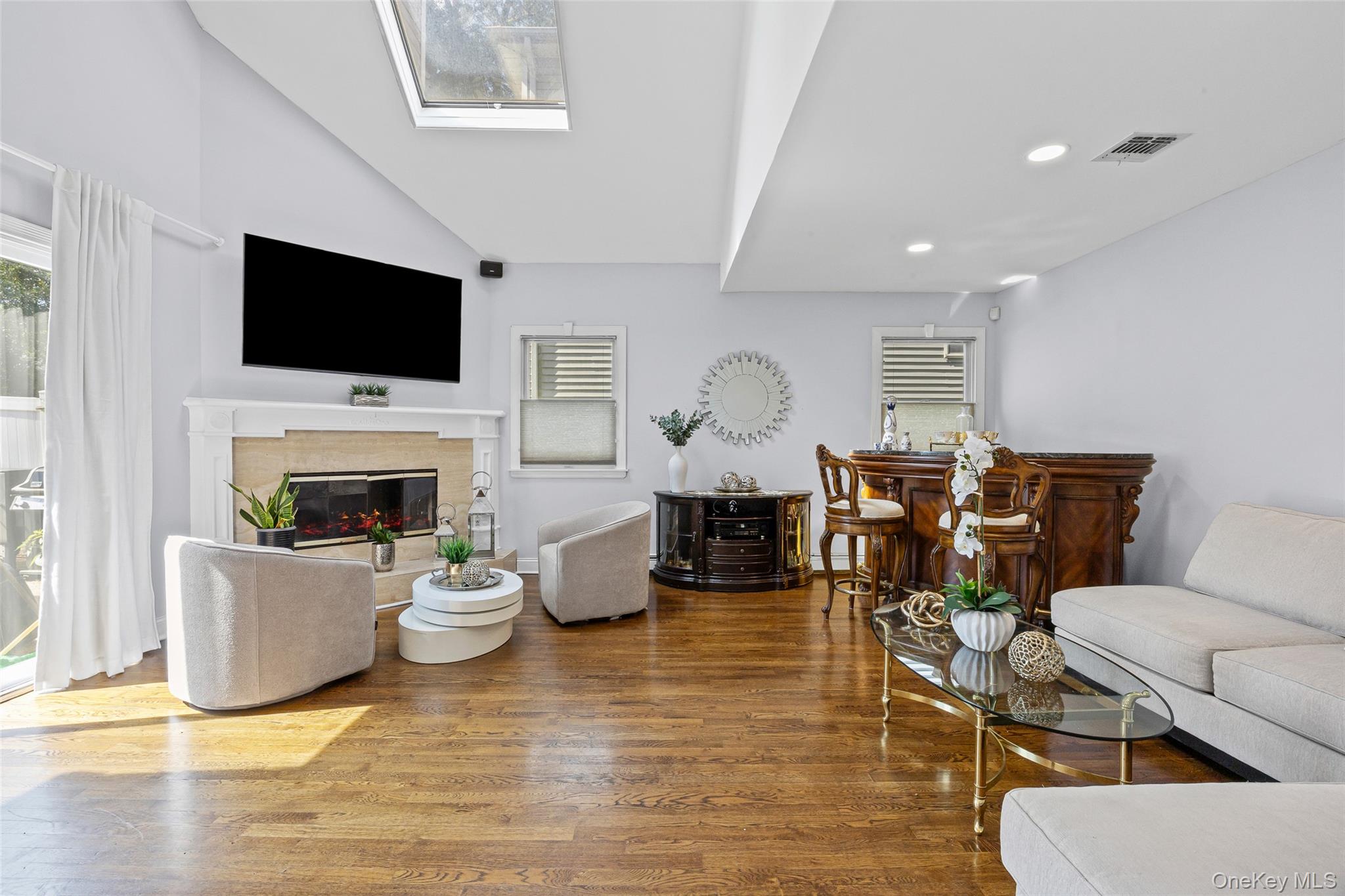 #11 photo, 1A Mather Court, Huntington Station , NY 11746