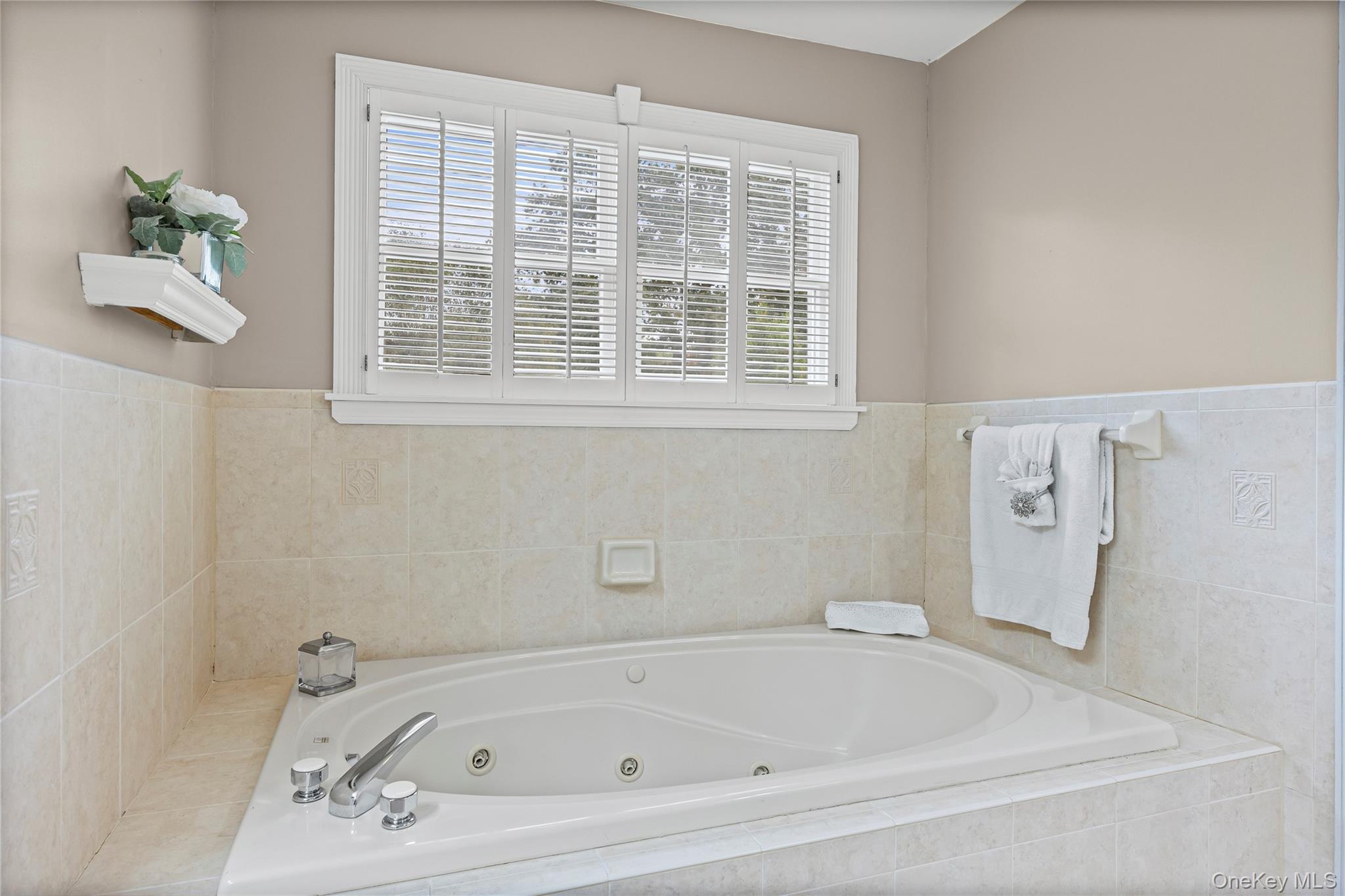 #20 photo, 1A Mather Court, Huntington Station , NY 11746