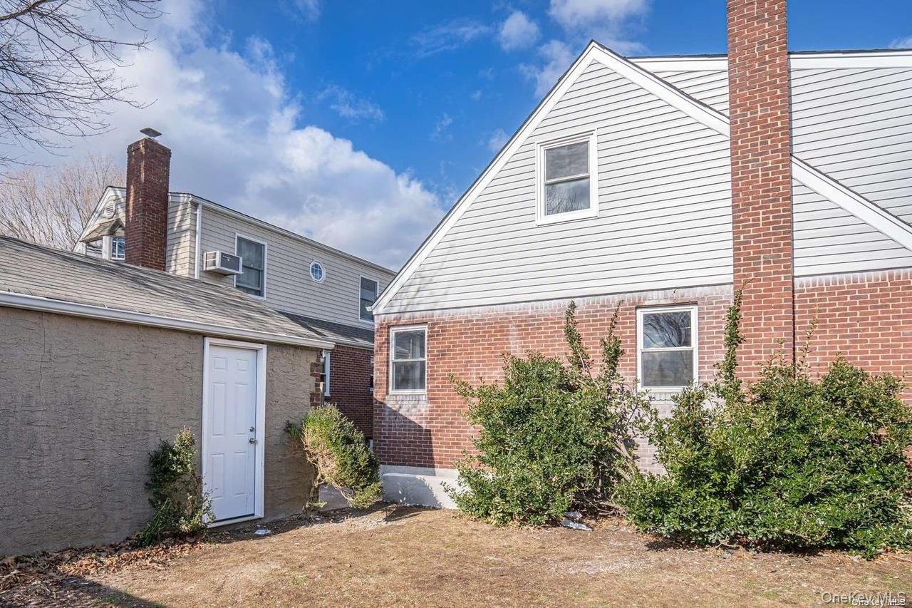 #16 photo, 44 stewart Avenue, Garden City , NY 11530