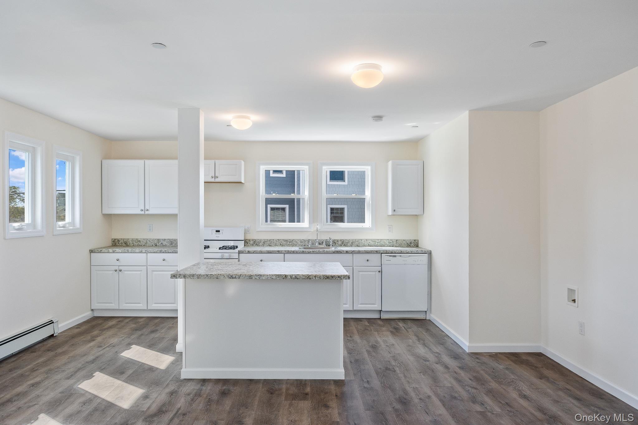 #14 photo, 41 West Avenue, ナッソー郡 Lawrence , NY 11559