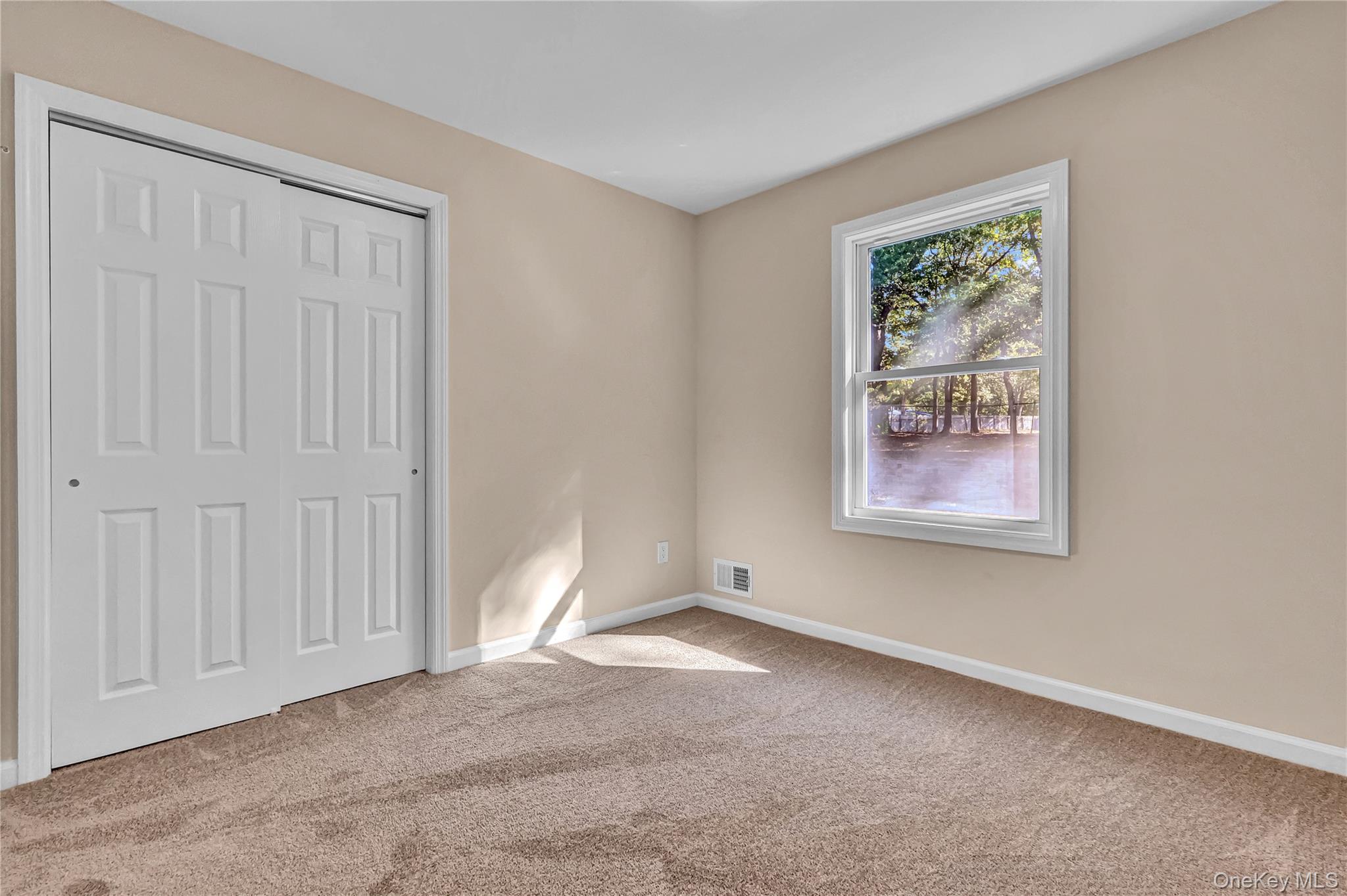 #11 photo, 31 Fawn Lane, South Setauket , NY 11720