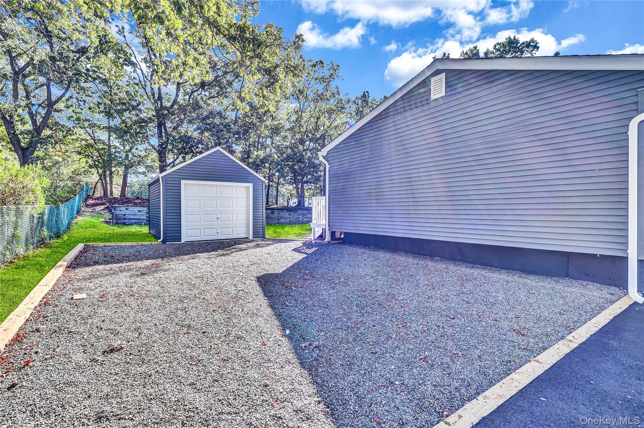 #16 photo, 31 Fawn Lane, South Setauket , NY 11720