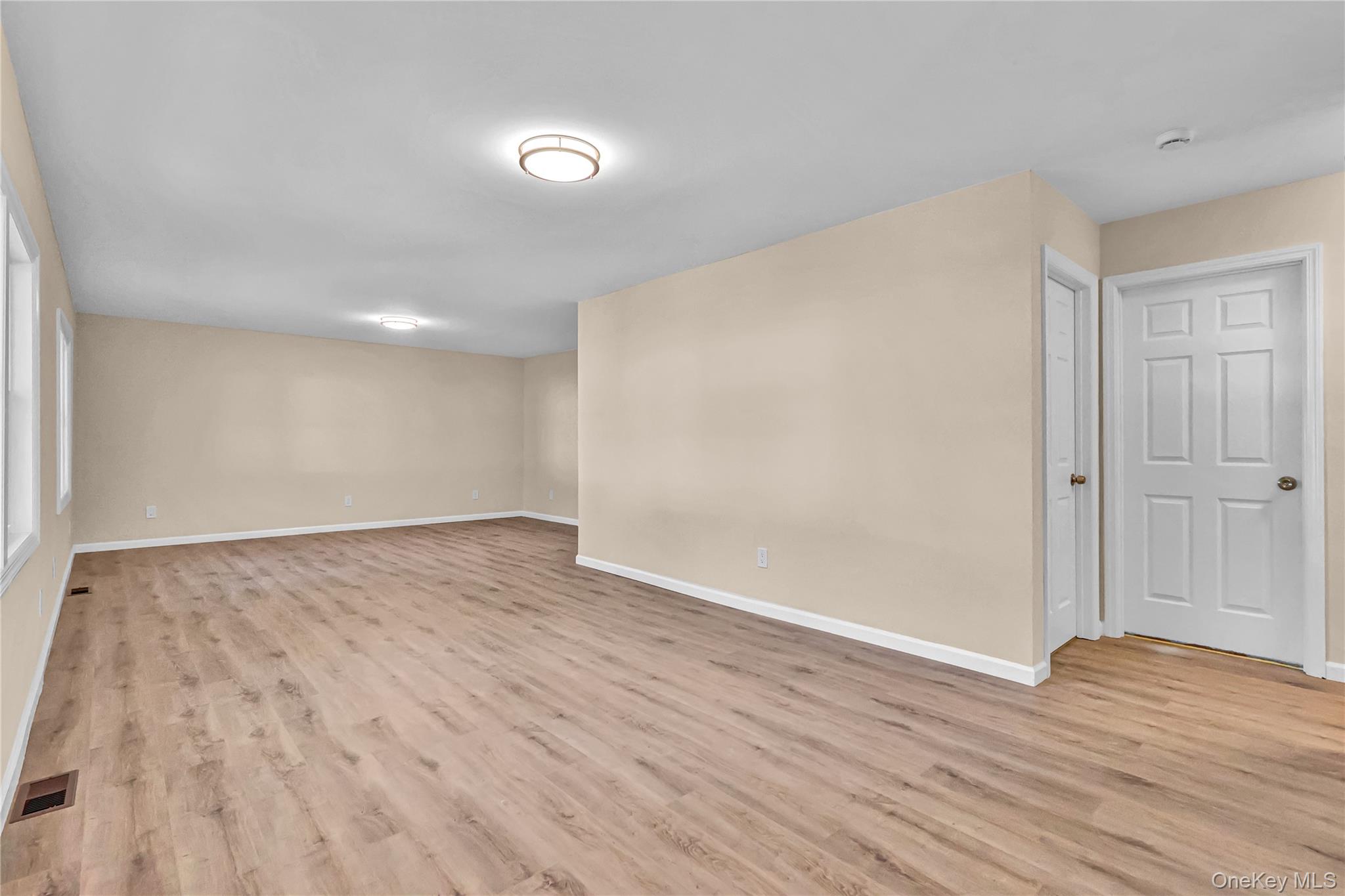 #4 photo, 31 Fawn Lane, South Setauket , NY 11720