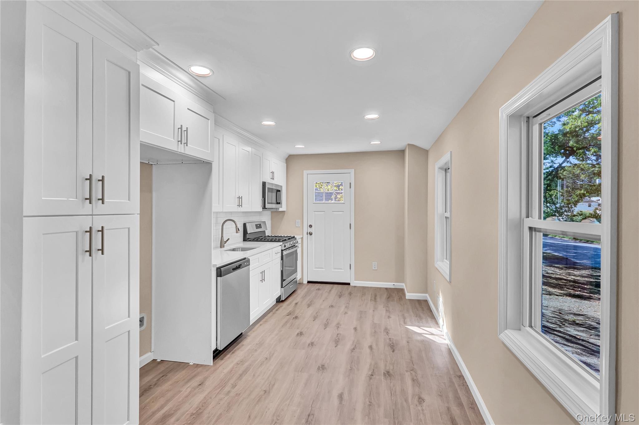 #6 photo, 31 Fawn Lane, South Setauket , NY 11720