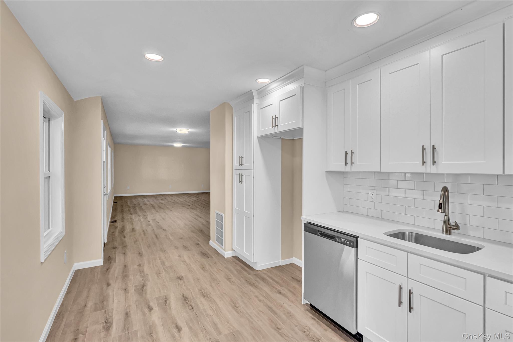 #8 photo, 31 Fawn Lane, South Setauket , NY 11720