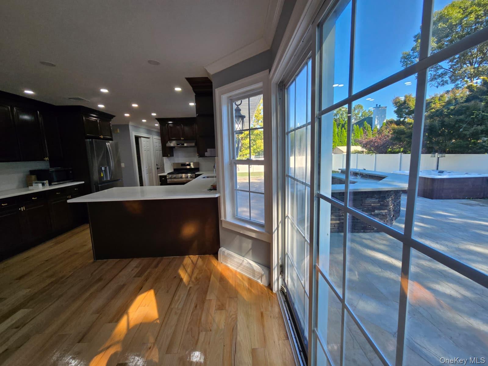 #15 photo, 14 Adamson Street, サフォーク郡 Selden , NY 11784