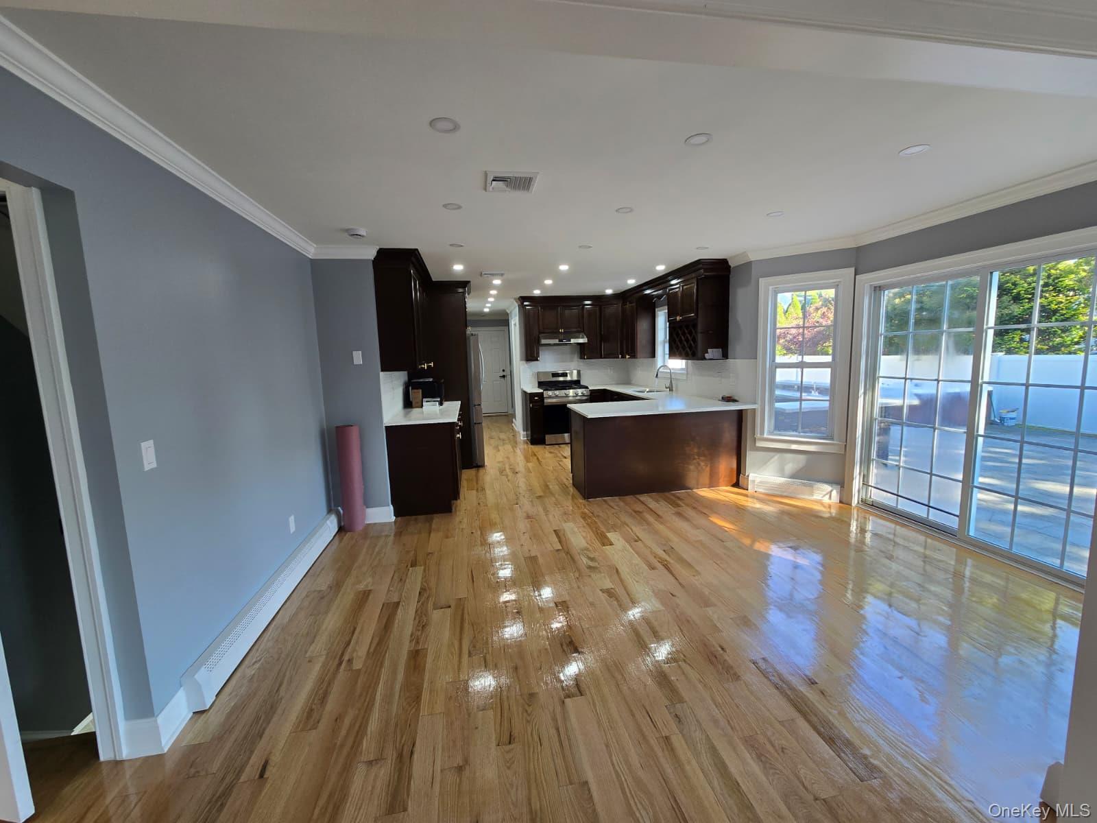 #8 photo, 14 Adamson Street, サフォーク郡 Selden , NY 11784