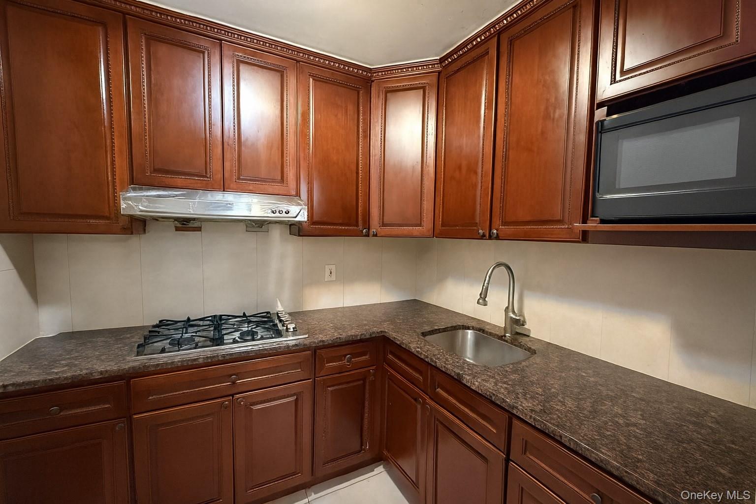 #5 photo, 38-25 Parsons Boulevard, קווינס Flushing , NY 11354